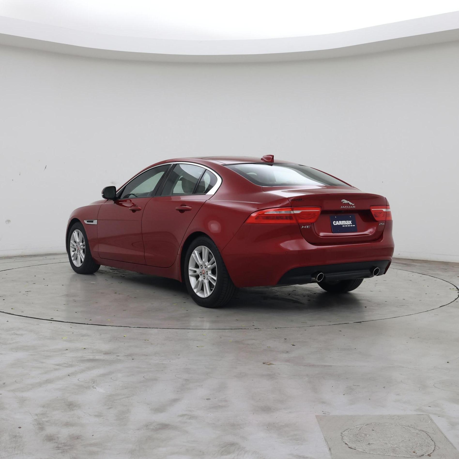 Thumbnail: 2017 Jaguar XE - 2