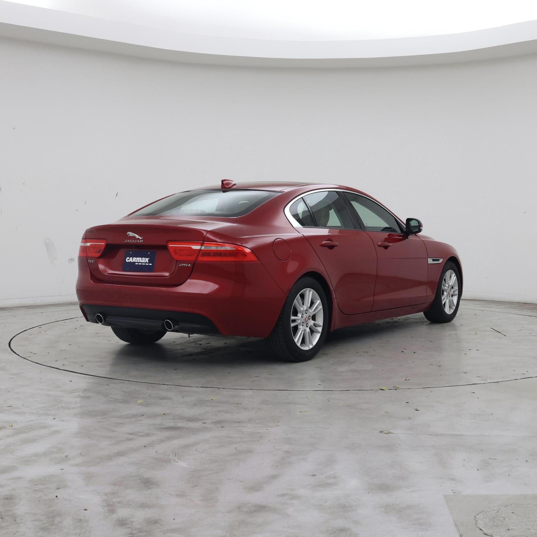Thumbnail: 2017 Jaguar XE - 8