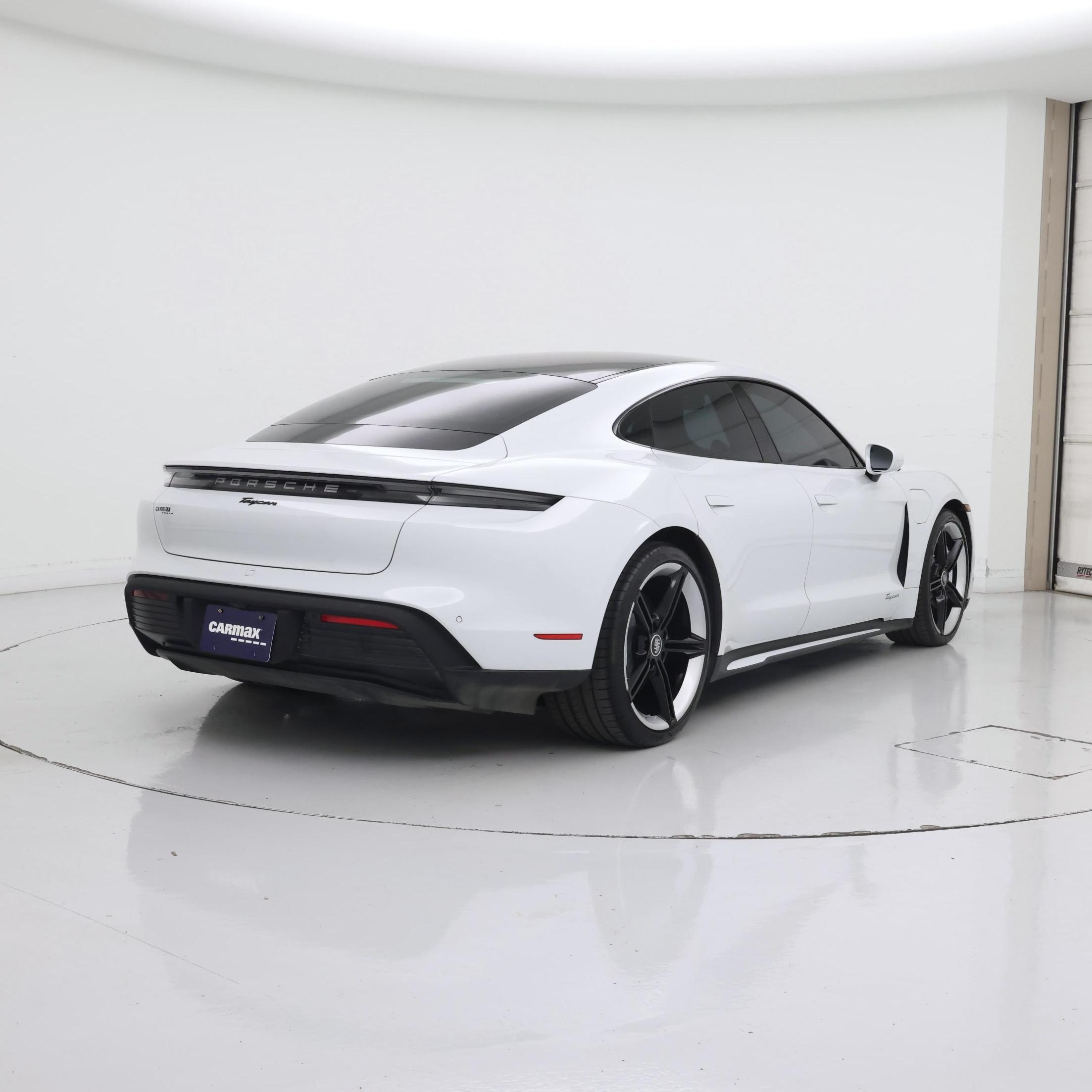 Thumbnail: 2022 Porsche Taycan - 8