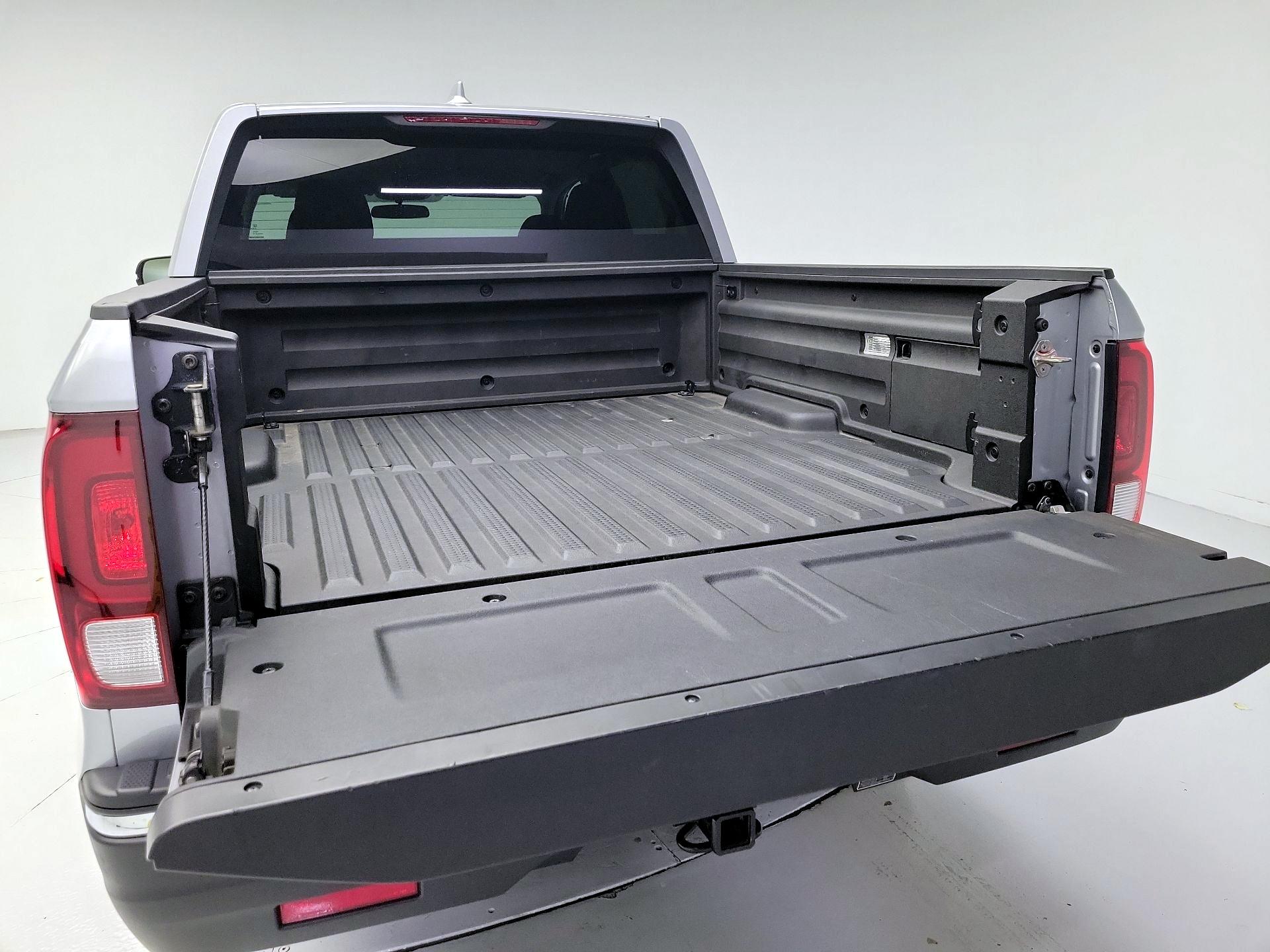 Thumbnail: 2017 Honda Ridgeline - 20