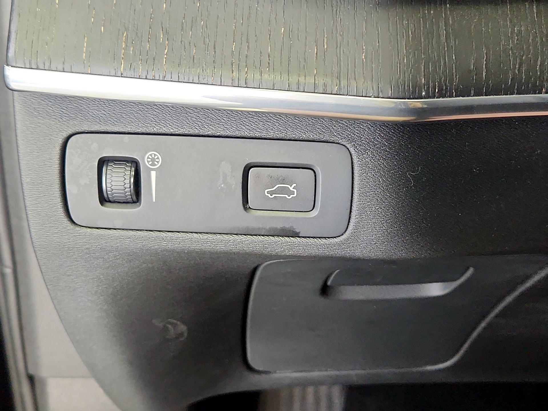 Thumbnail: 2020 Volvo XC90 - 13