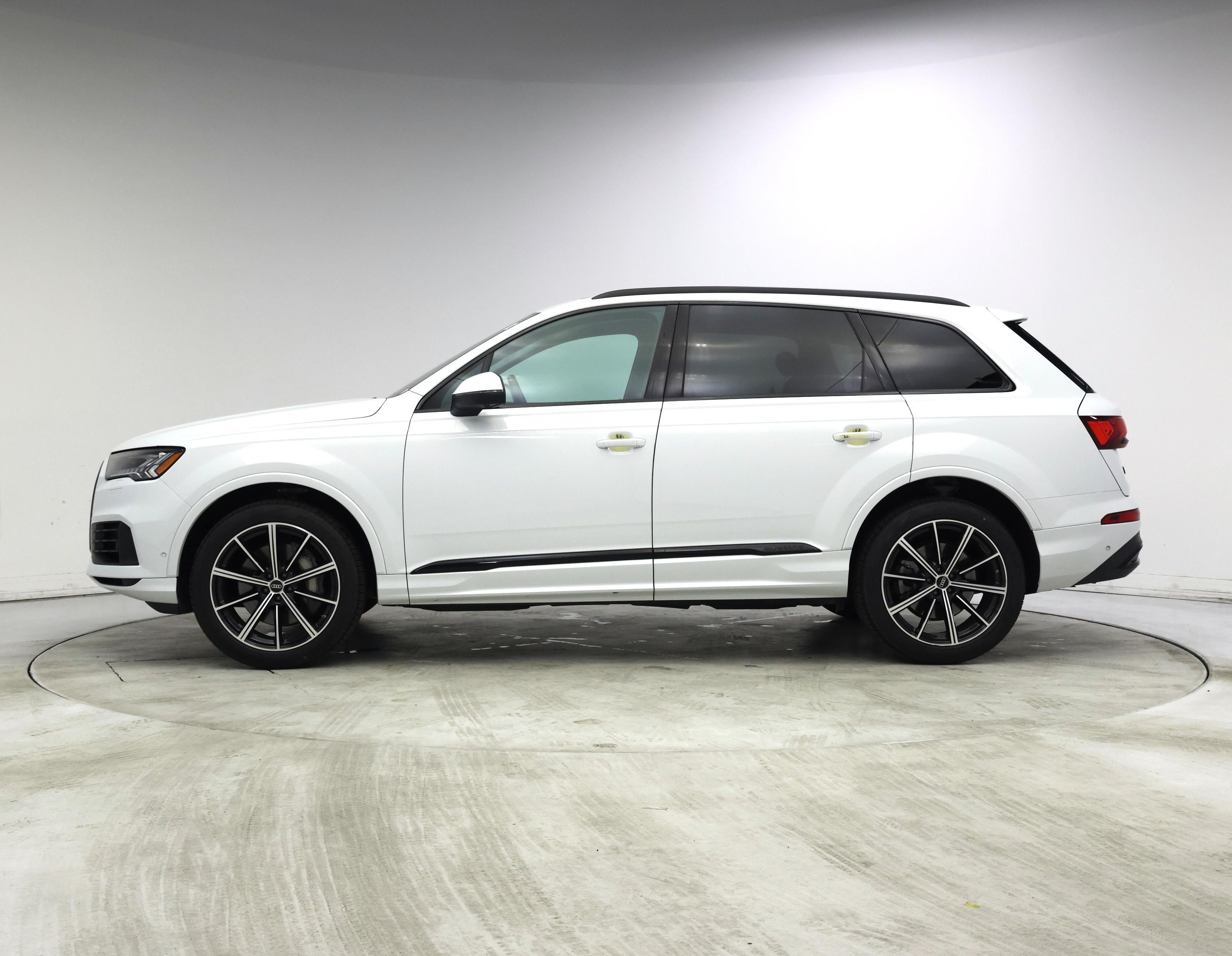 Thumbnail: 2023 Audi Q7 - 3
