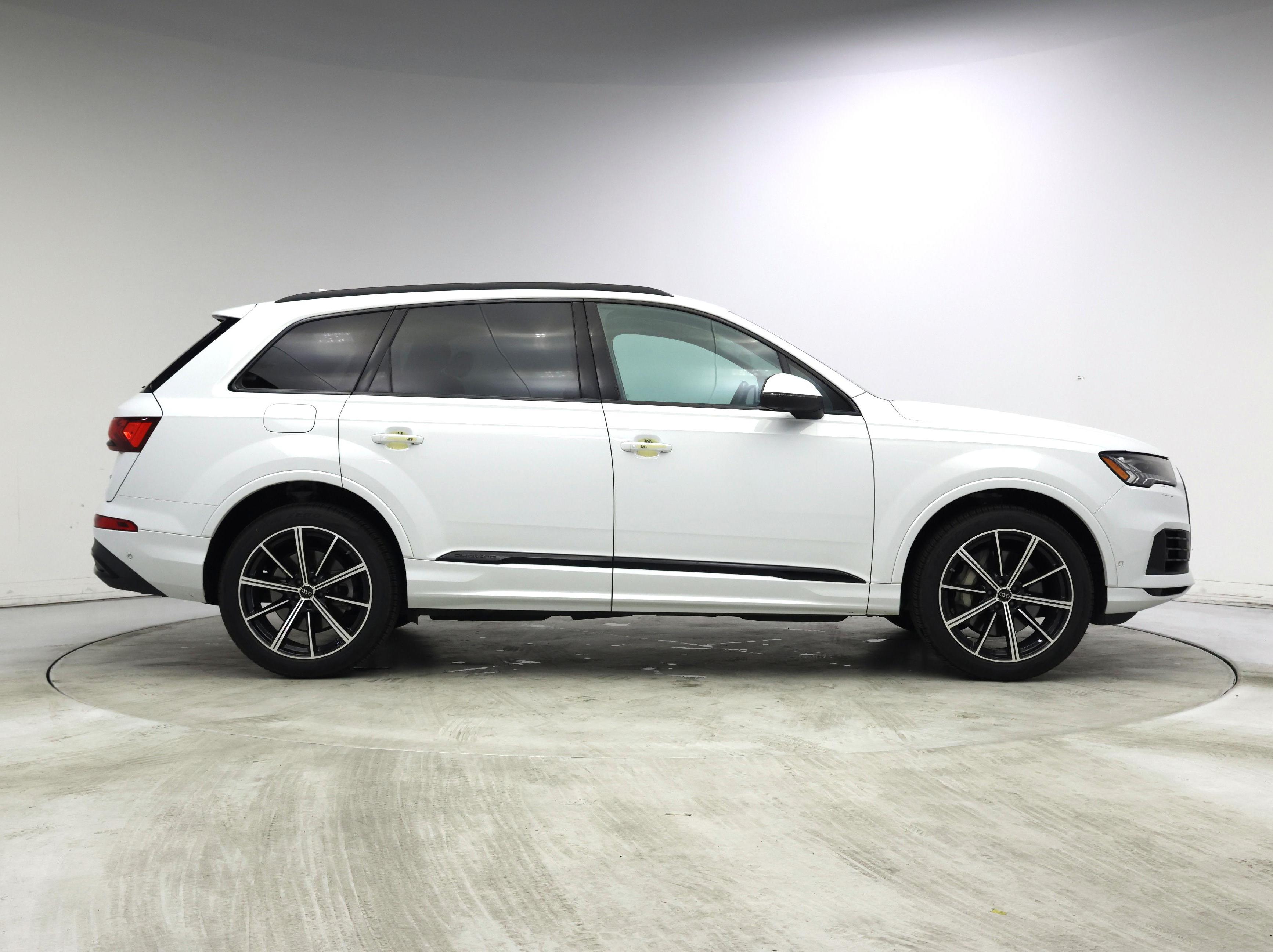 Thumbnail: 2023 Audi Q7 - 7