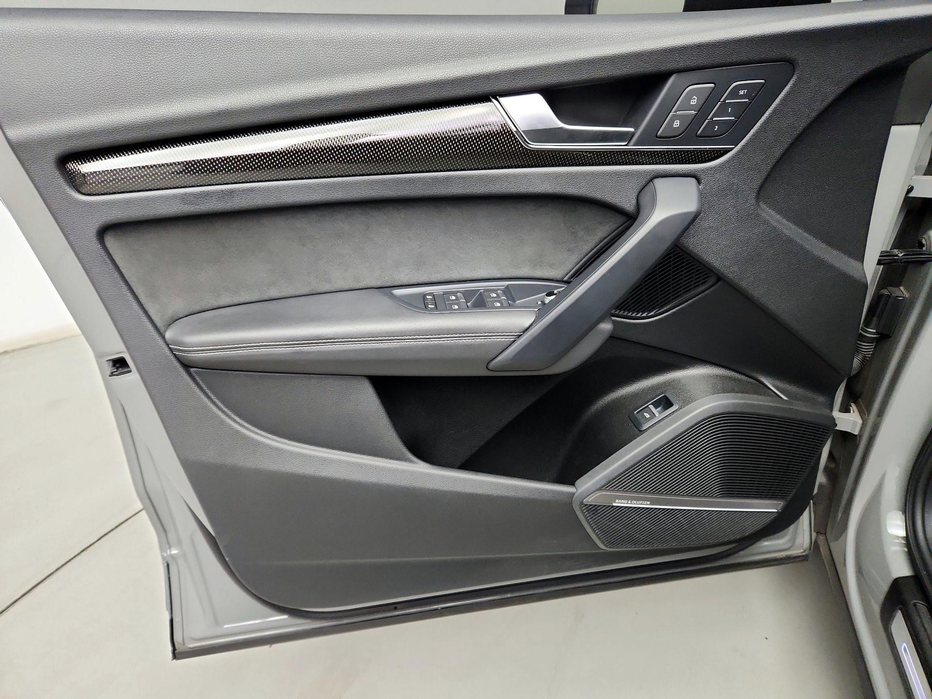 Thumbnail: 2022 Audi SQ5 - 12