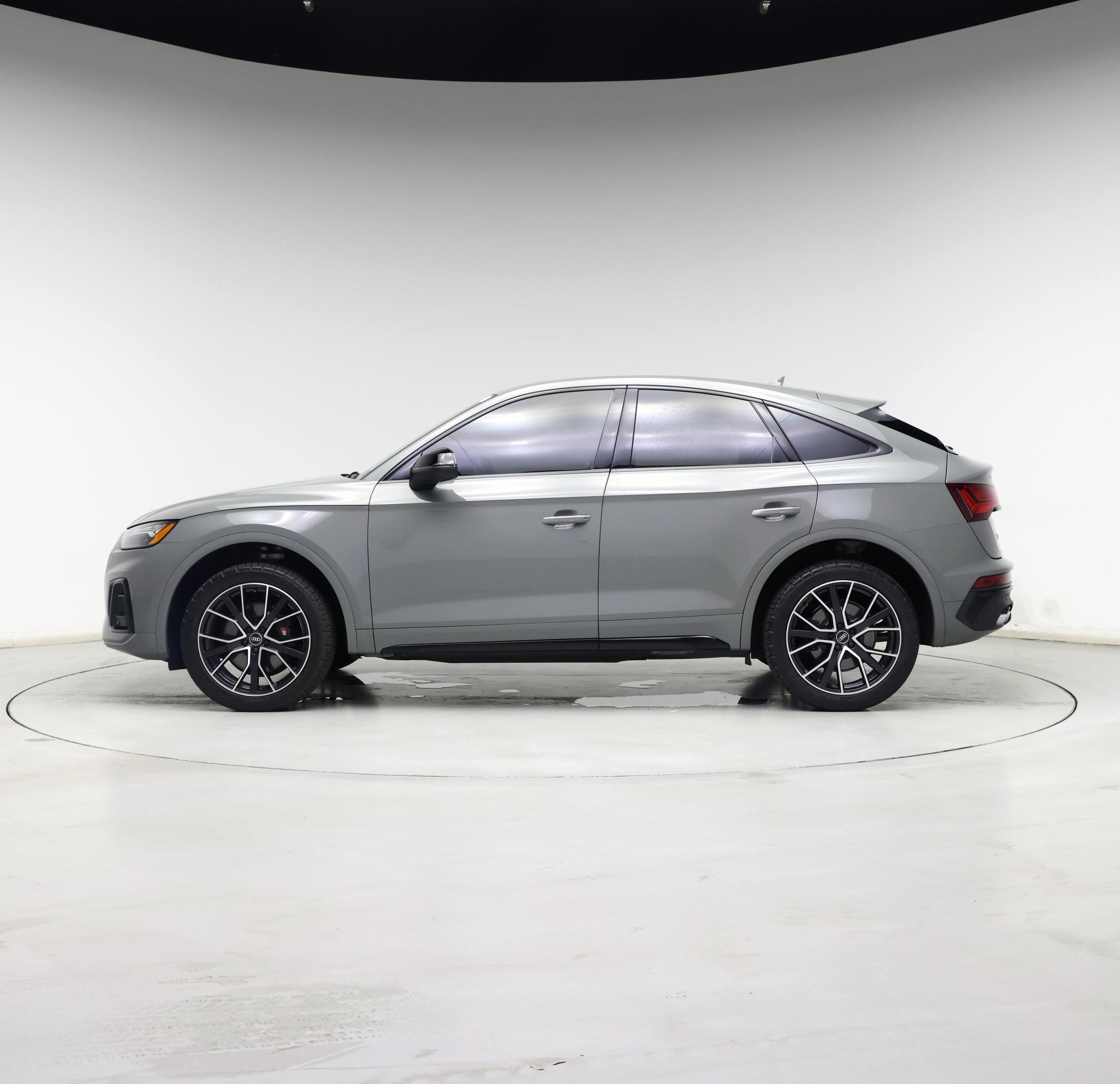 Thumbnail: 2022 Audi SQ5 - 3