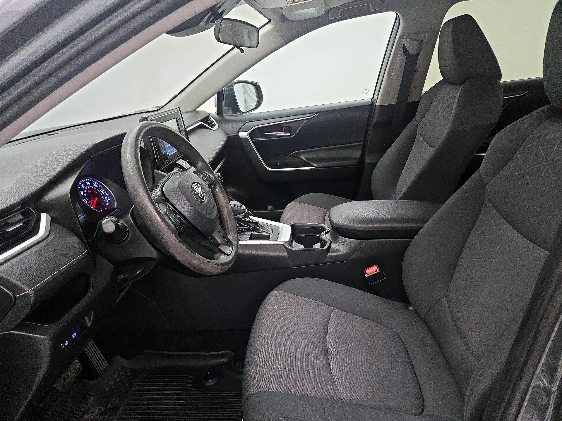 Thumbnail: 2019 Toyota RAV4 - 11