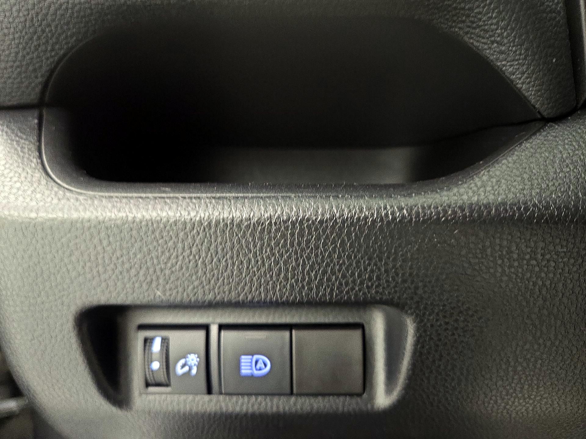 Thumbnail: 2019 Toyota RAV4 - 13