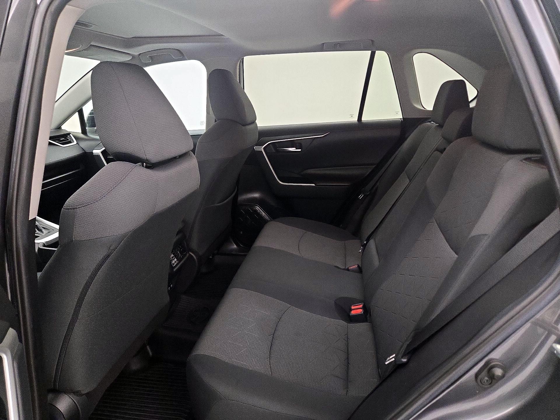 Thumbnail: 2019 Toyota RAV4 - 20