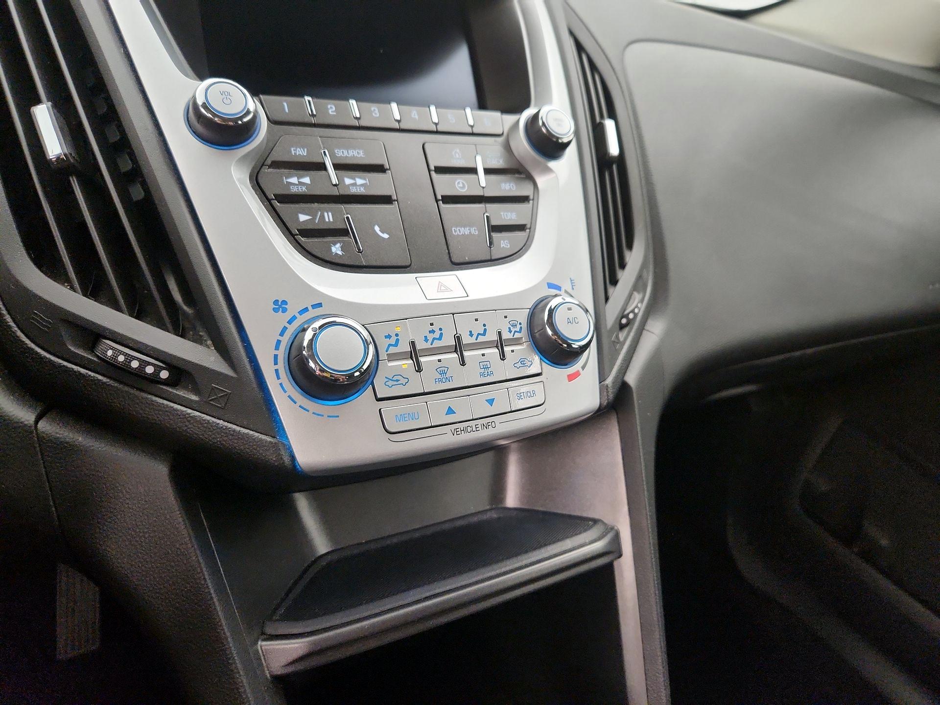 Thumbnail: 2016 Chevrolet Equinox - 16