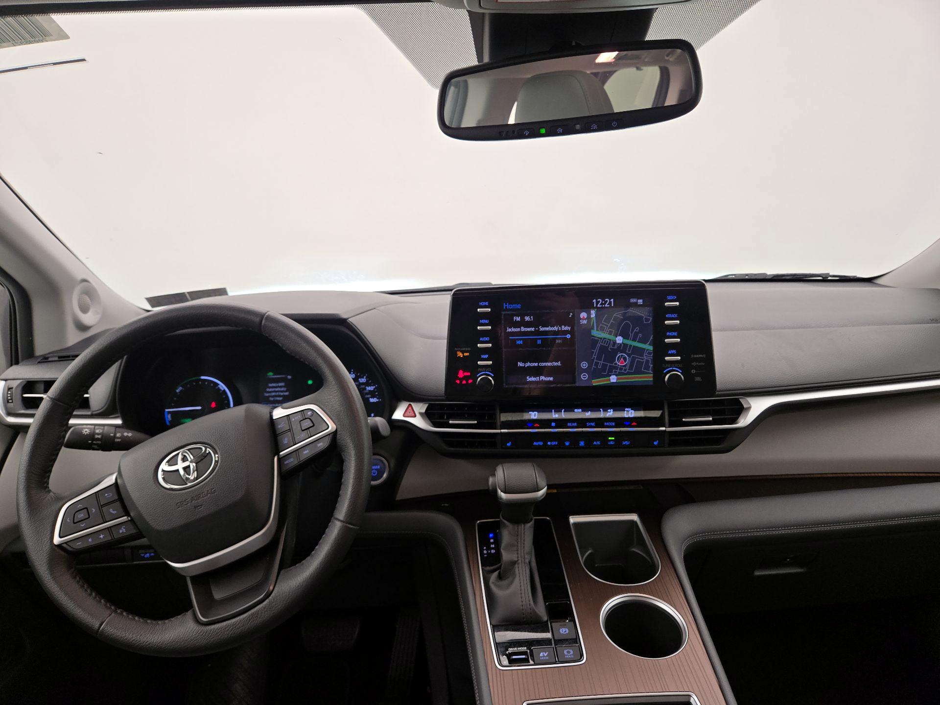Thumbnail: 2022 Toyota Sienna - 9