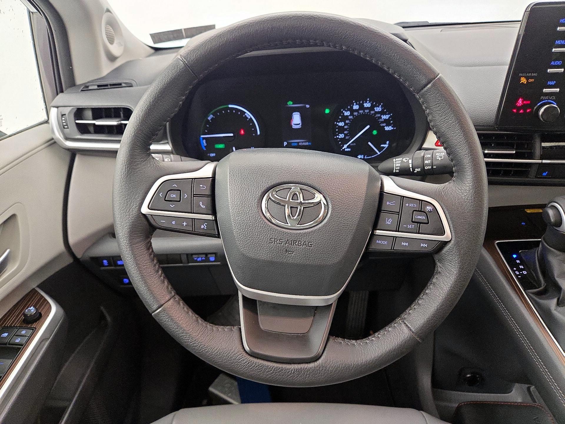 Thumbnail: 2022 Toyota Sienna - 10