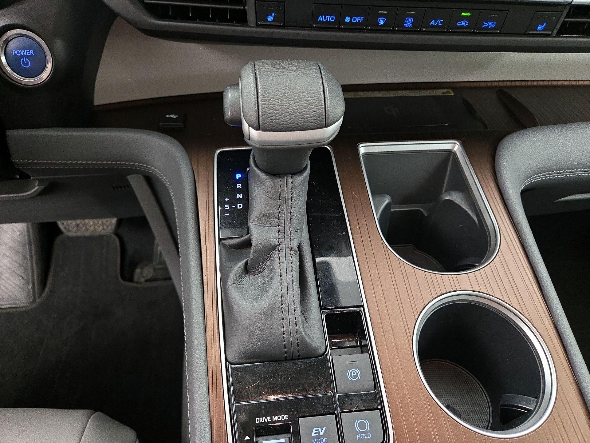 Thumbnail: 2022 Toyota Sienna - 18