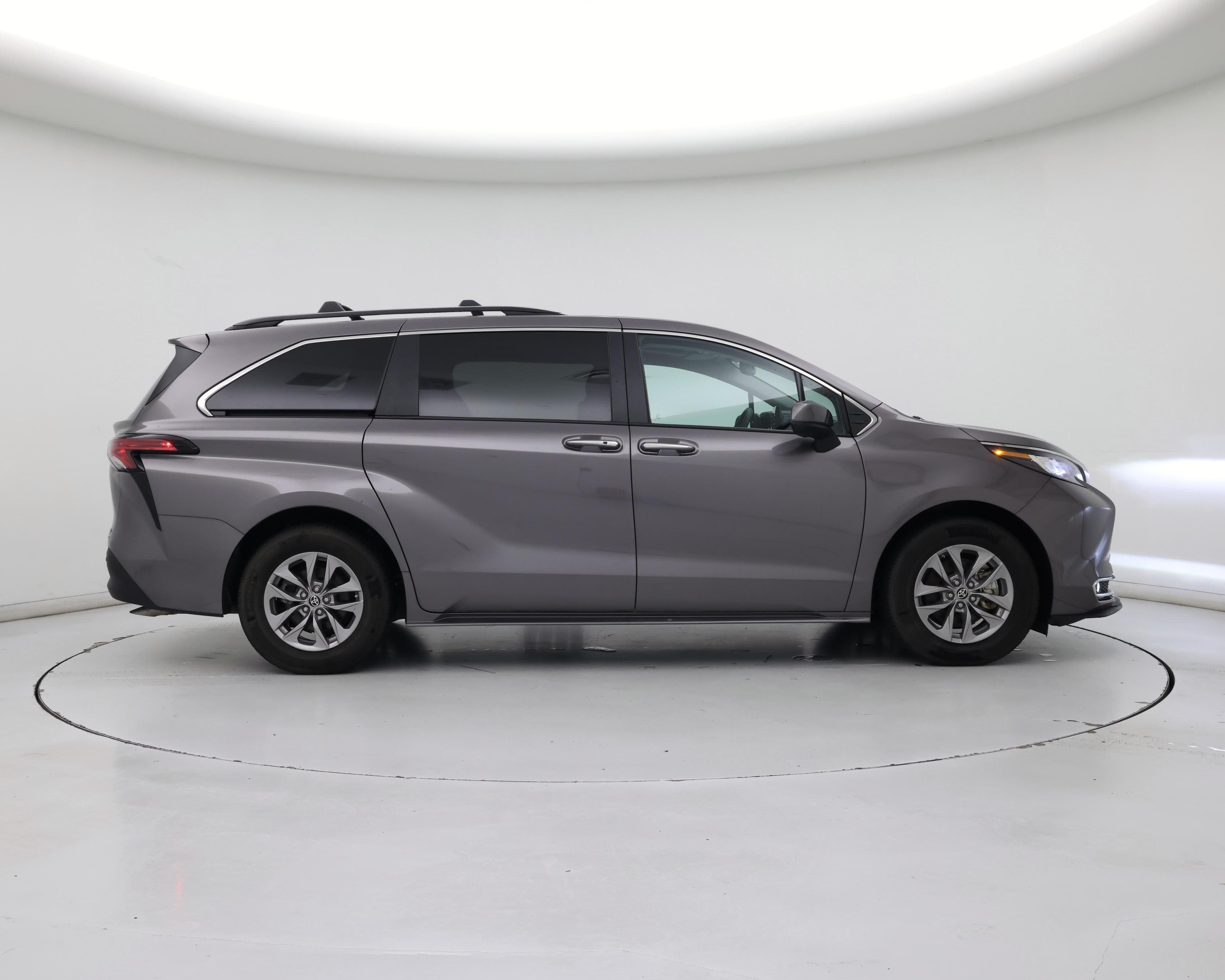 Thumbnail: 2022 Toyota Sienna - 7