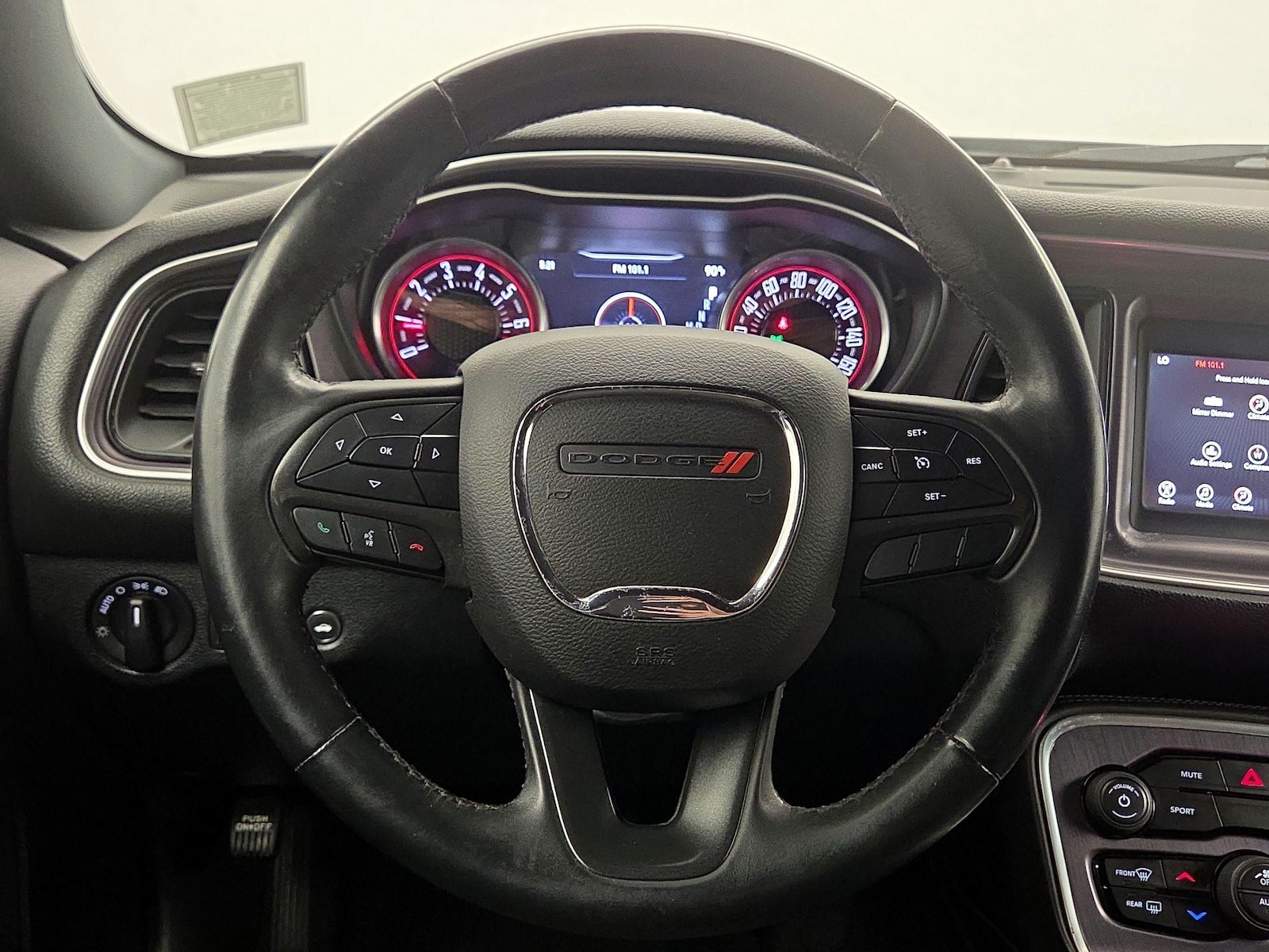 2018 Dodge Challenger SXT - Photo 11