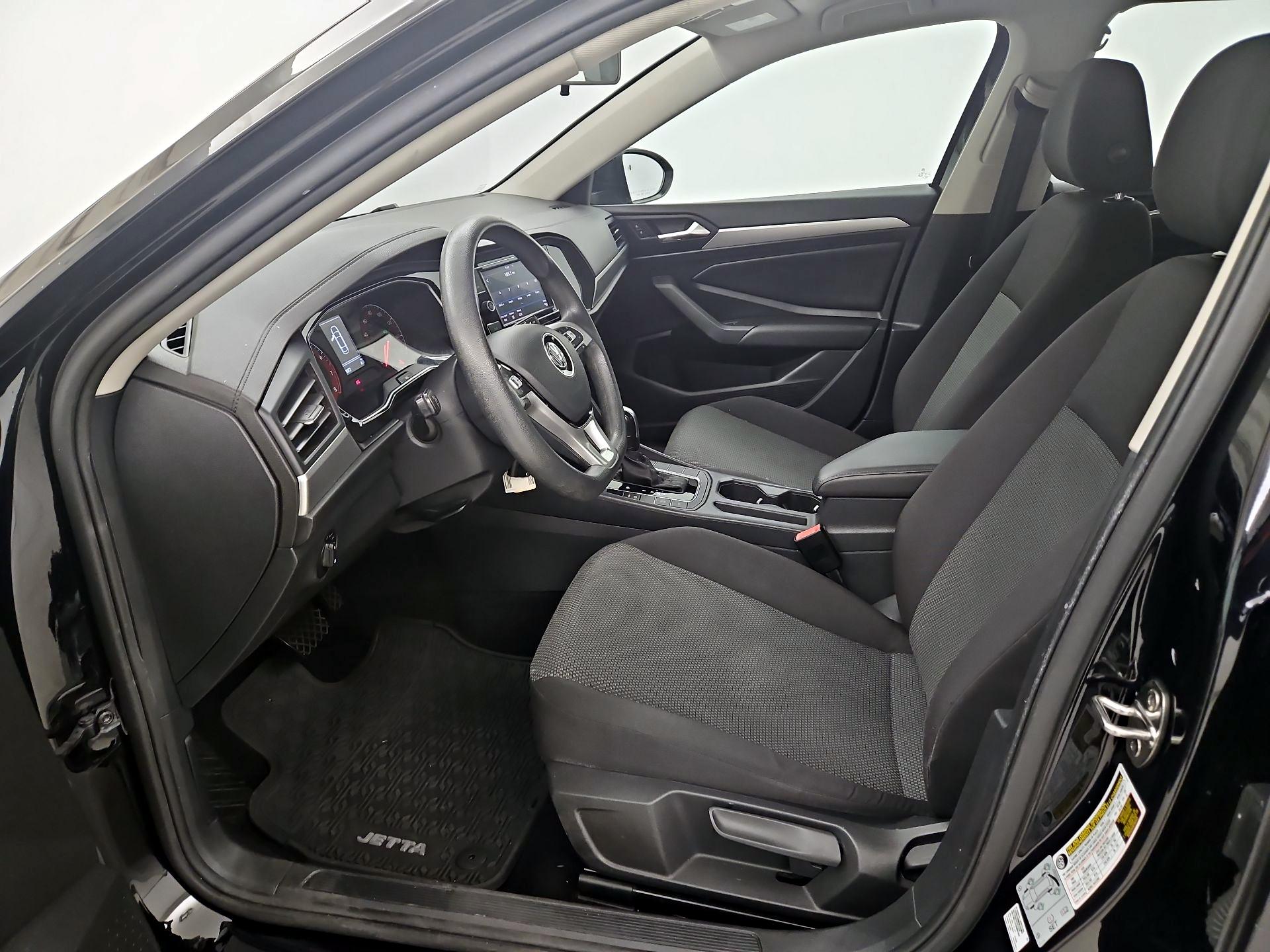 Thumbnail: 2019 Volkswagen Jetta - 11