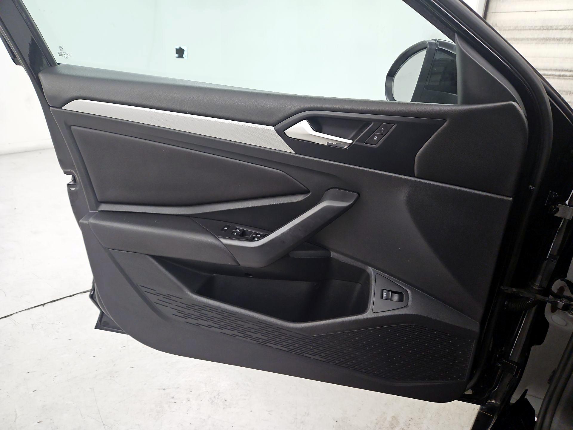 Thumbnail: 2019 Volkswagen Jetta - 12