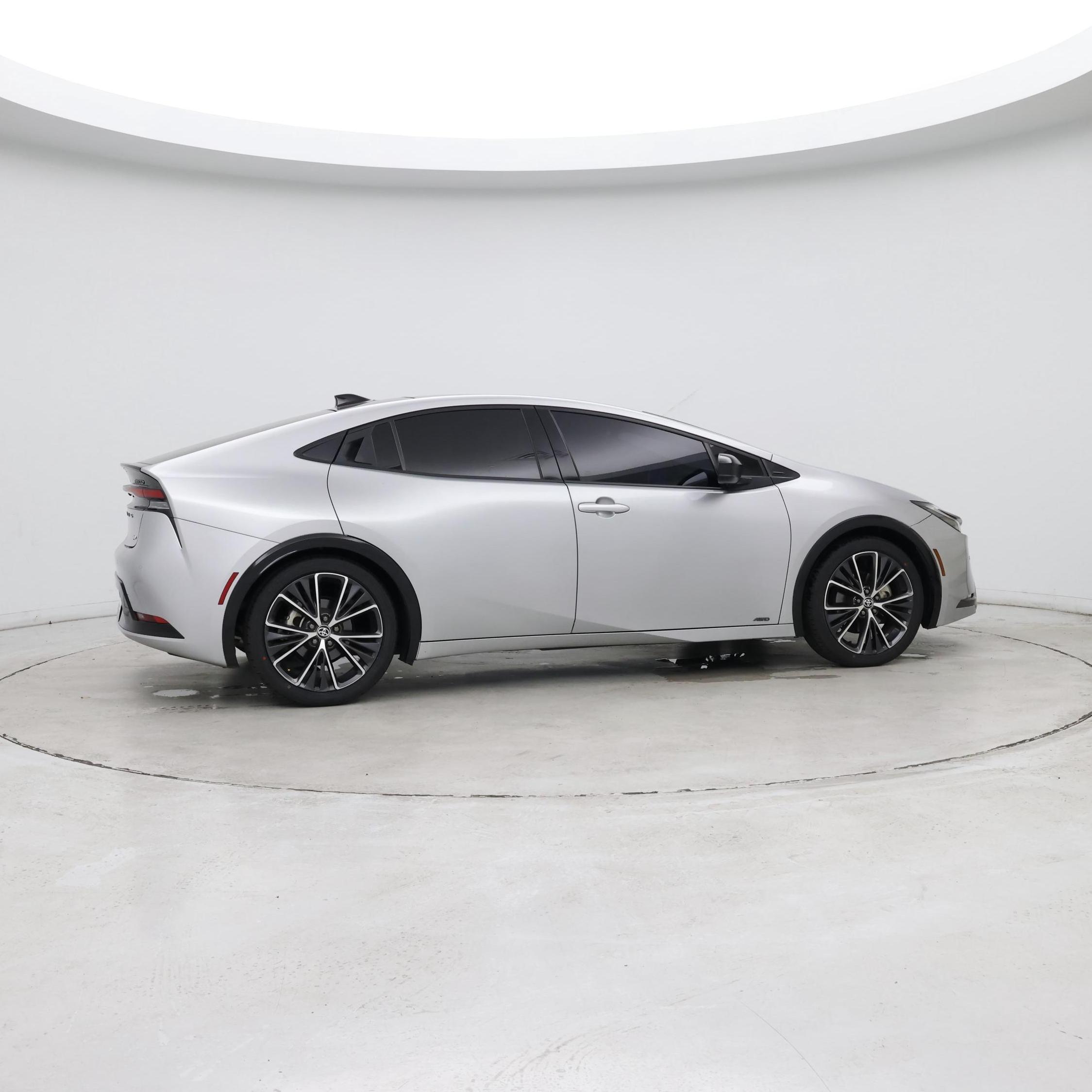 Thumbnail: 2023 Toyota Prius - 8