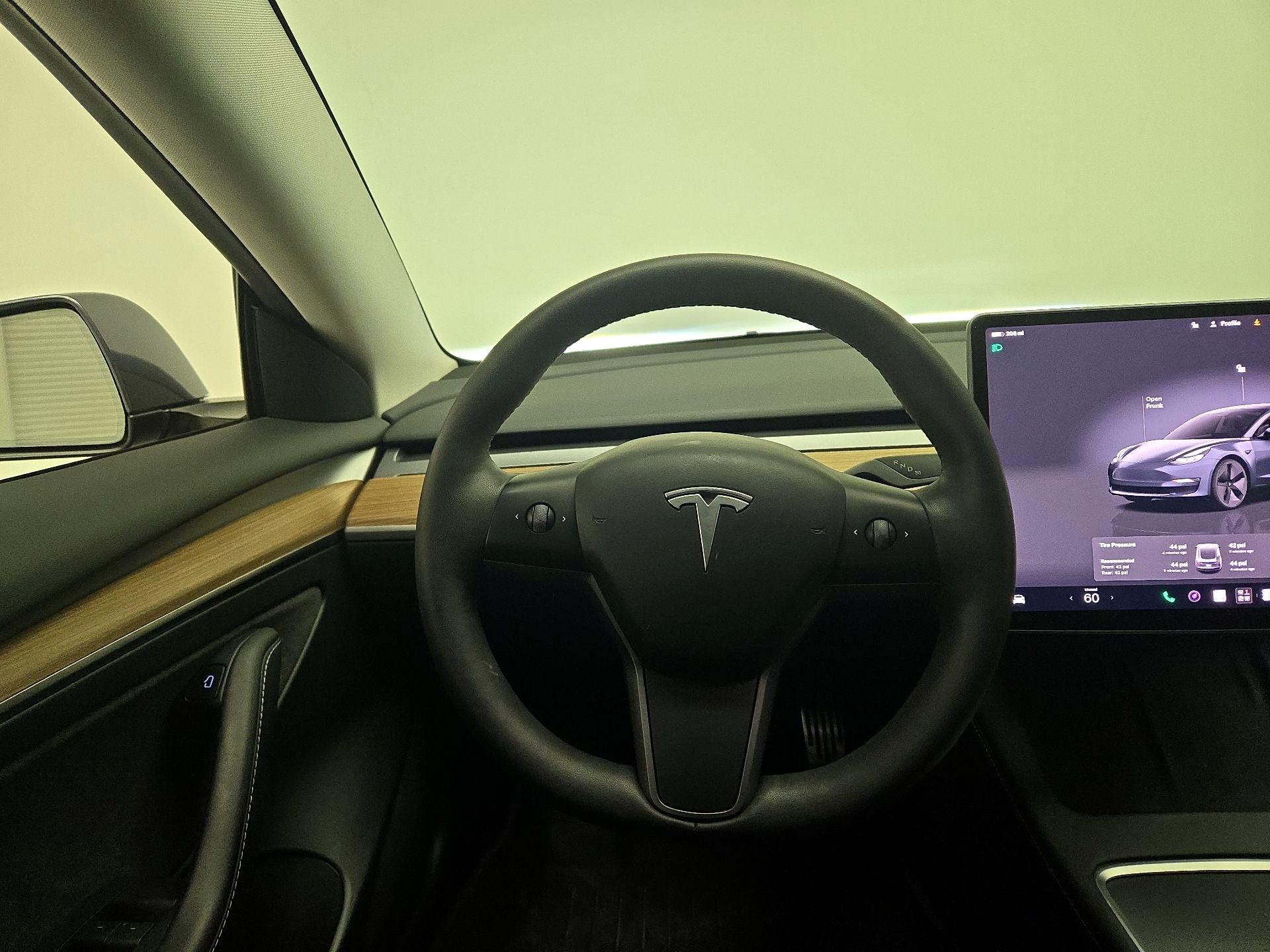 Thumbnail: 2023 Tesla Model 3 - 10