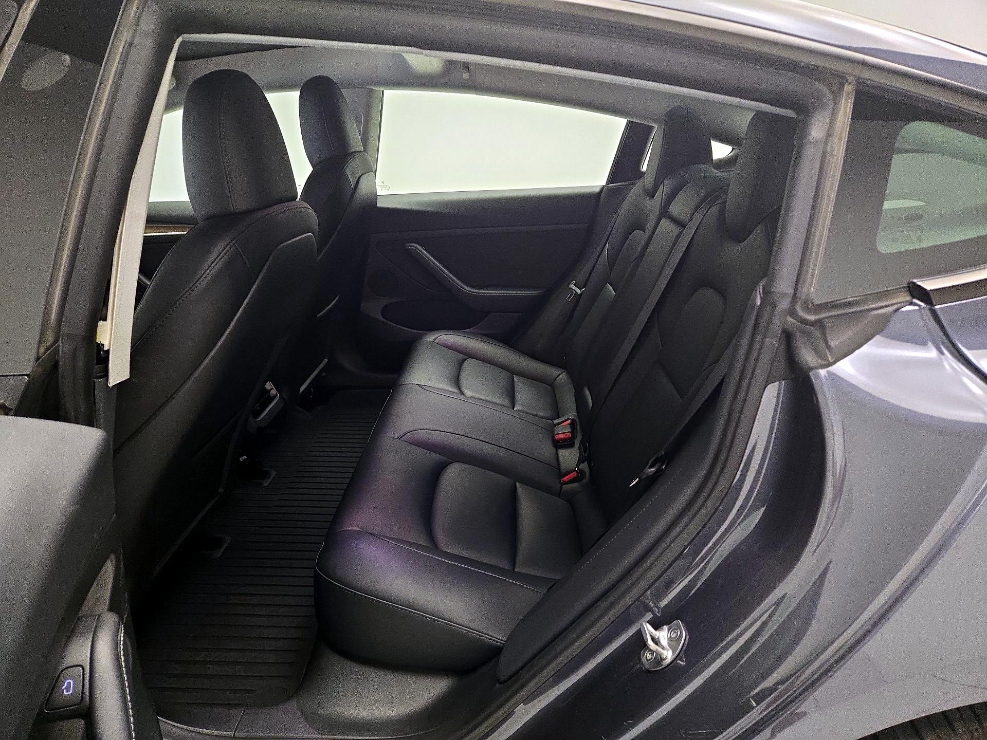 Thumbnail: 2023 Tesla Model 3 - 19
