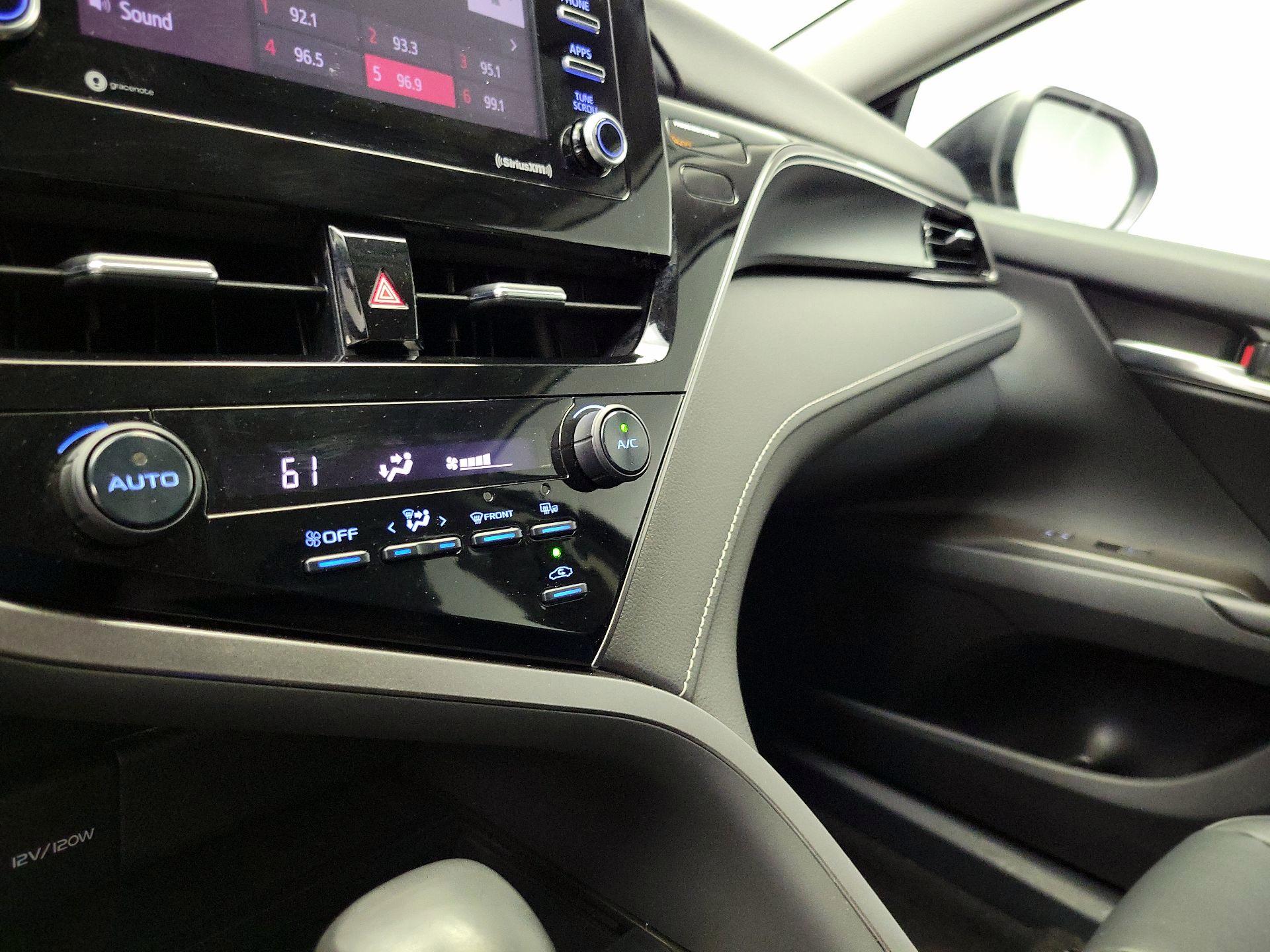Thumbnail: 2021 Toyota Camry - 16