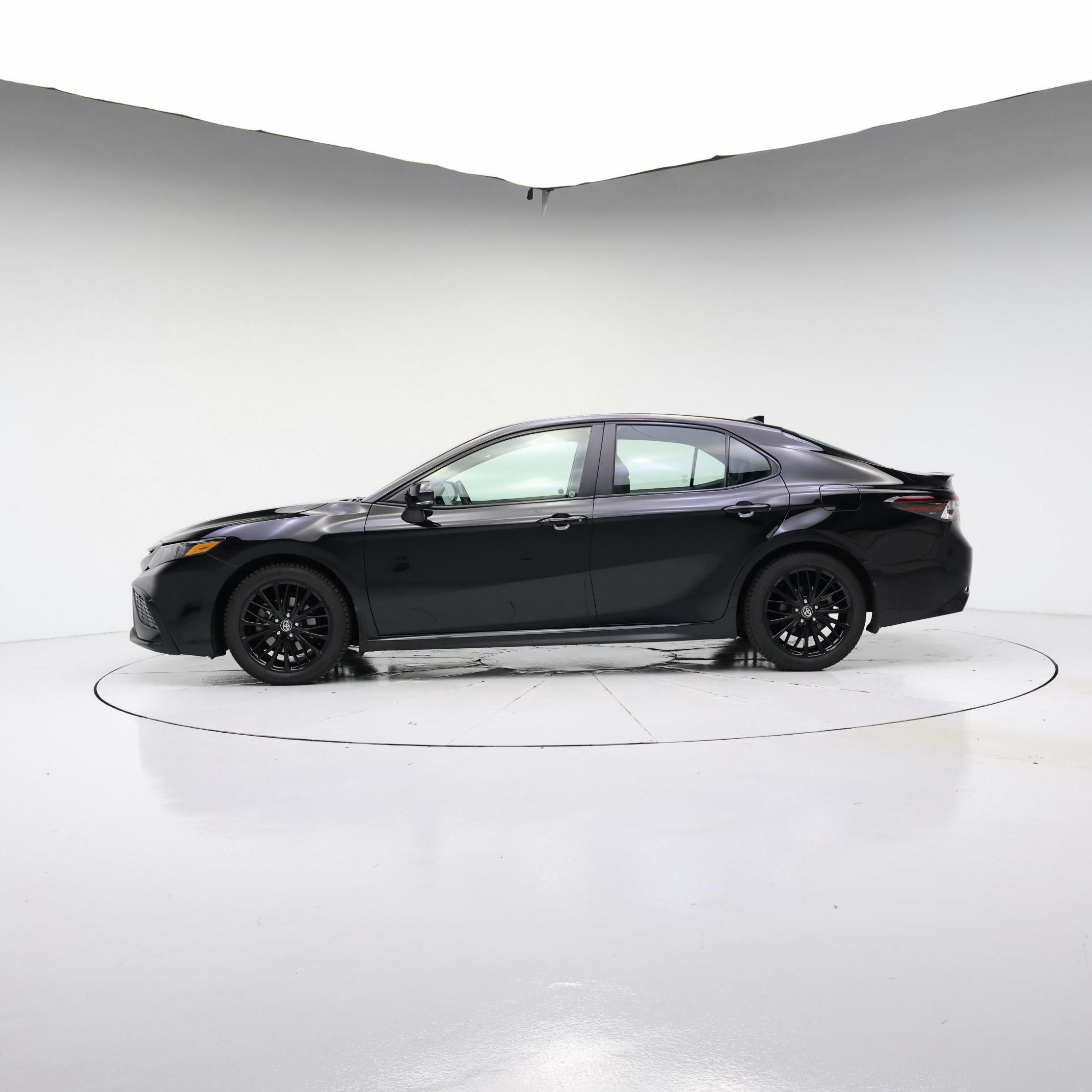 Thumbnail: 2021 Toyota Camry - 3