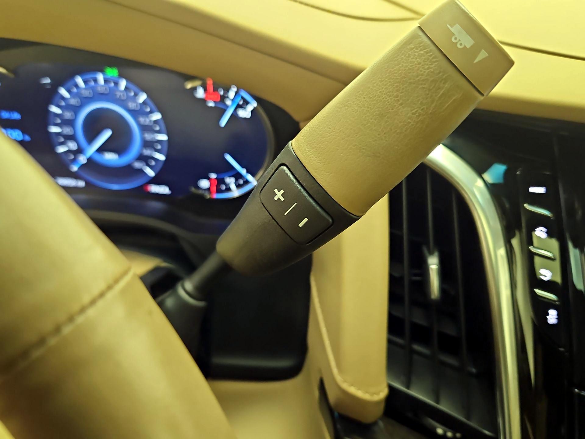 Thumbnail: 2020 Cadillac Escalade - 18