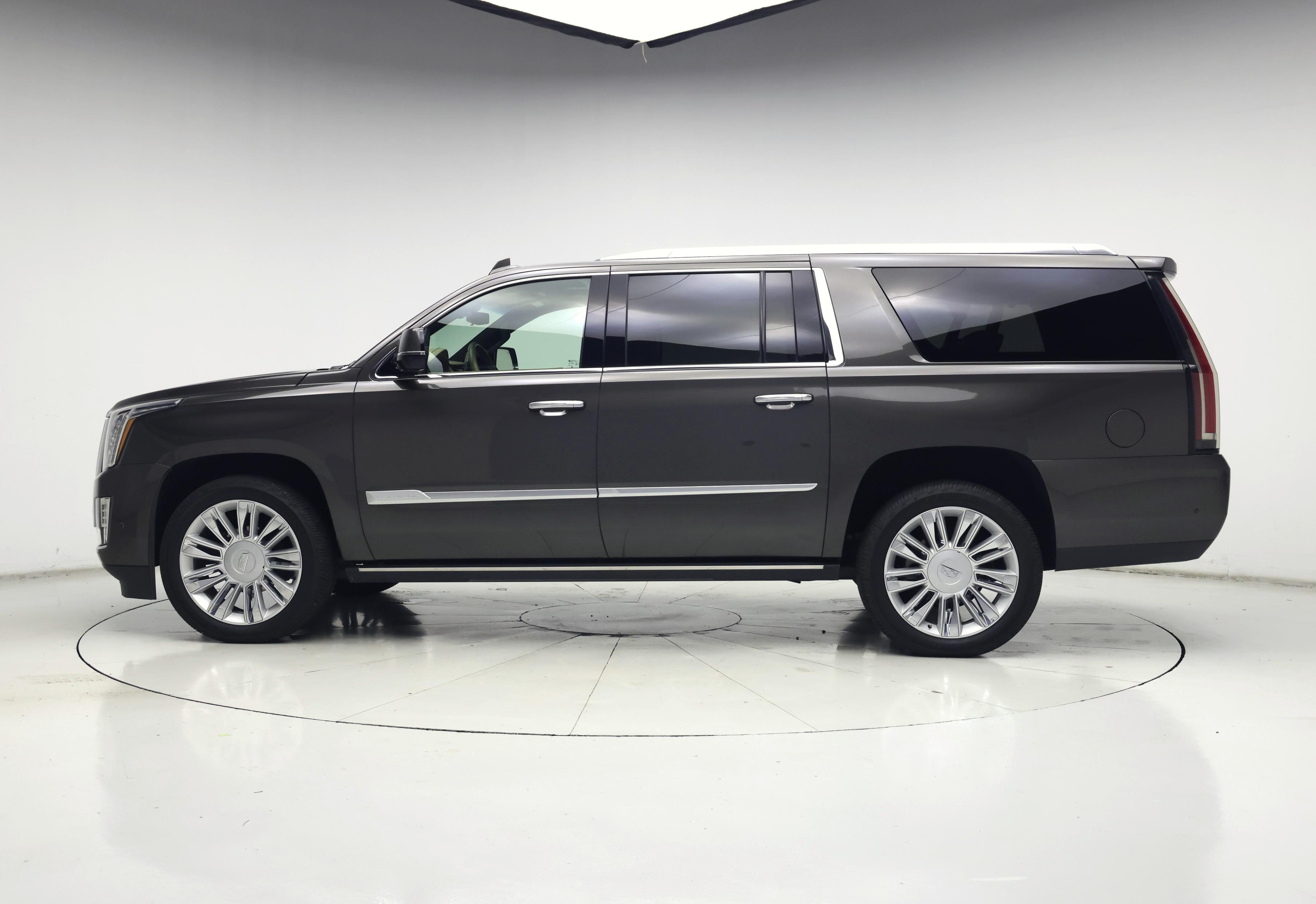 Thumbnail: 2020 Cadillac Escalade - 3