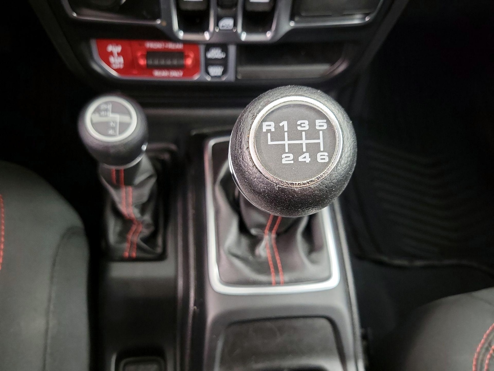 2021 Jeep Gladiator Rubicon - Photo 18