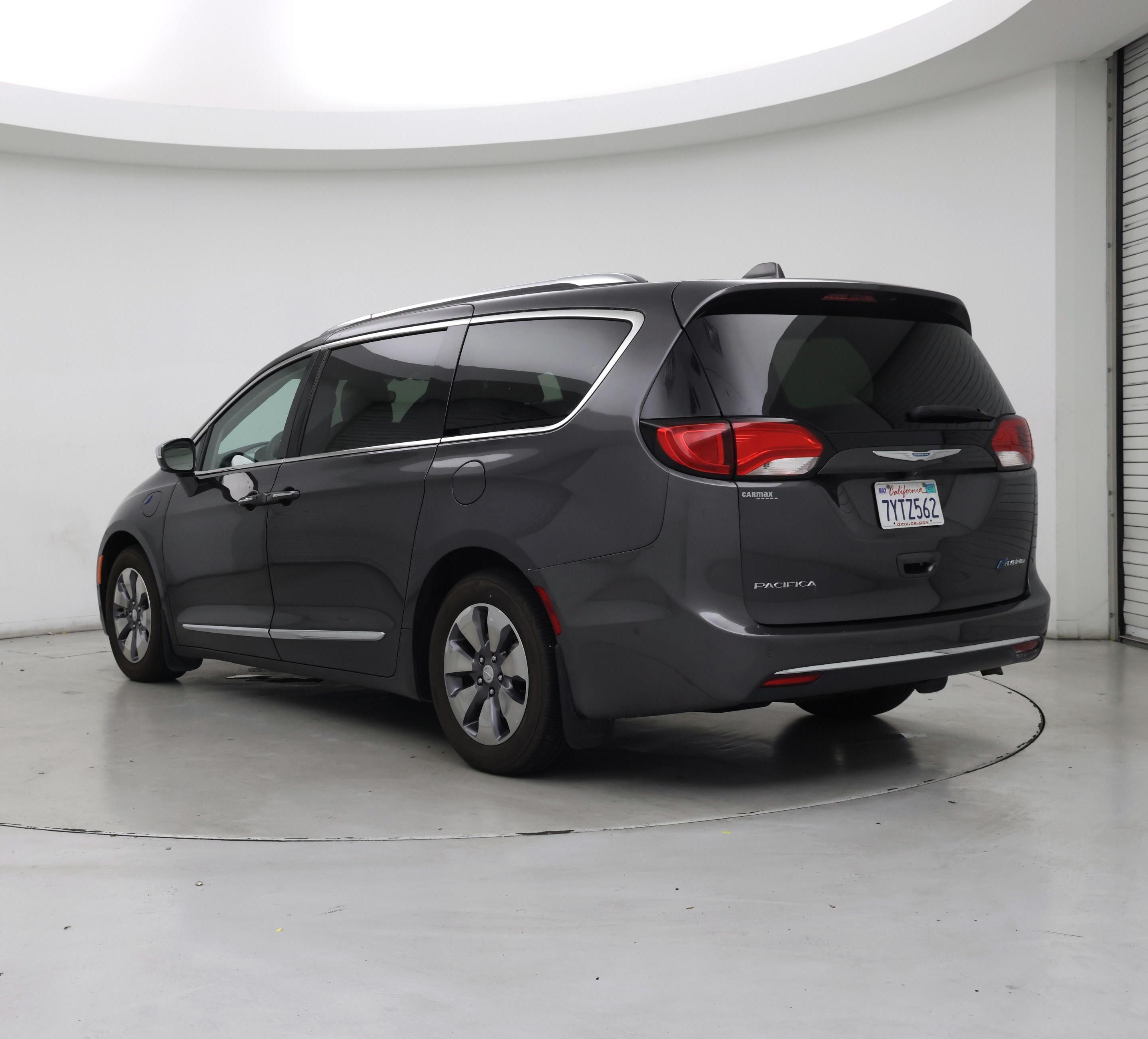 Thumbnail: 2017 Chrysler Pacifica - 2