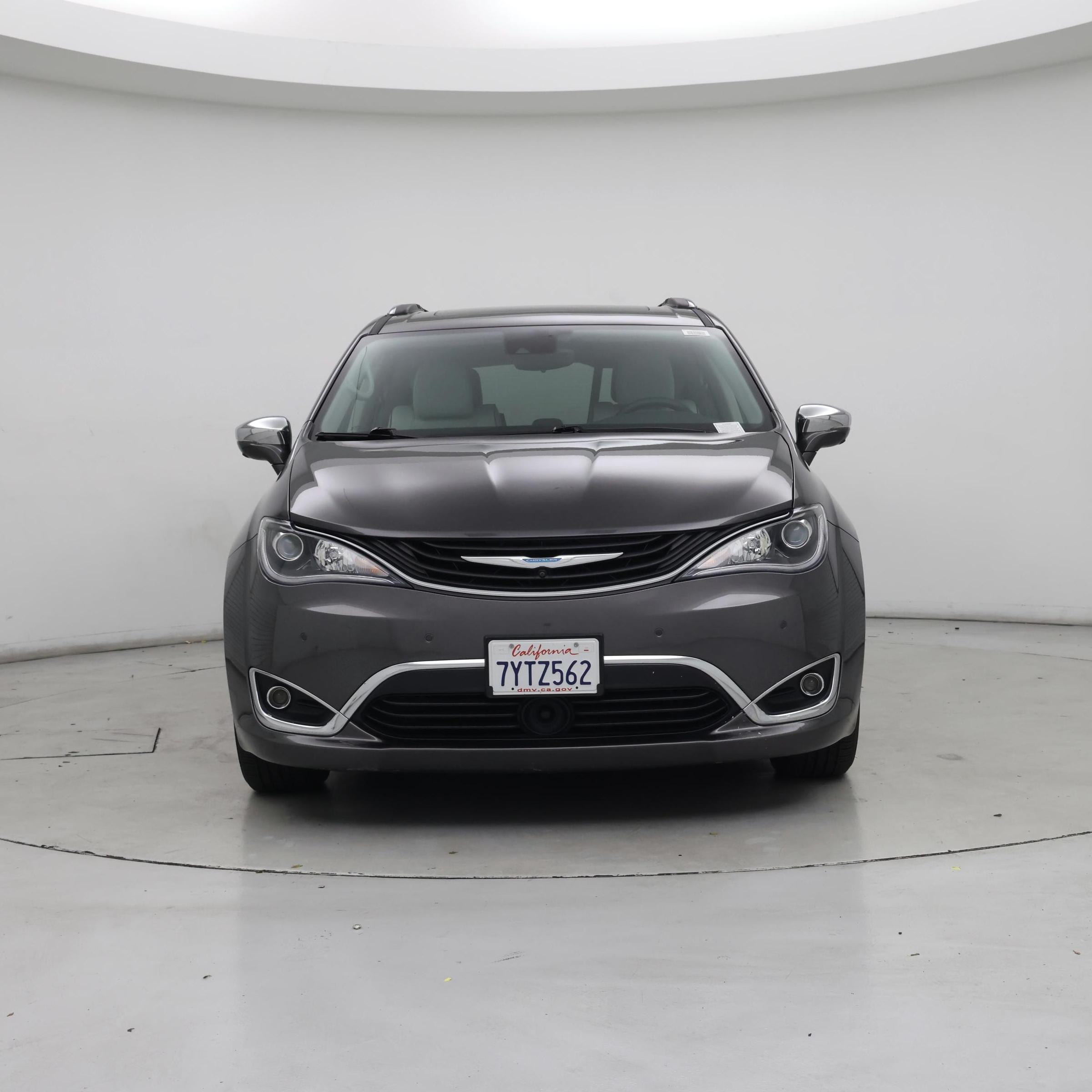 Thumbnail: 2017 Chrysler Pacifica - 5