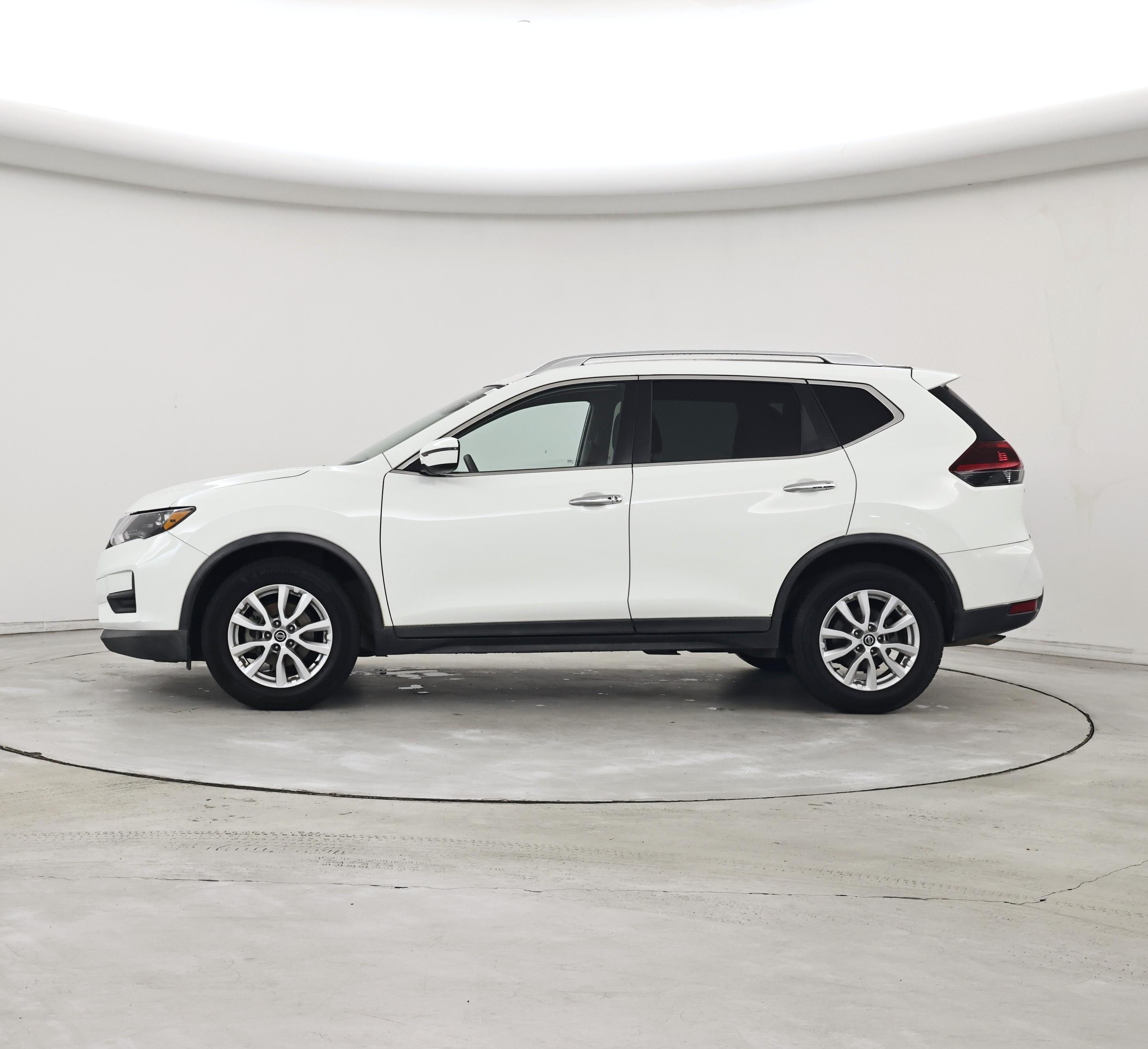 Thumbnail: 2020 Nissan Rogue - 3