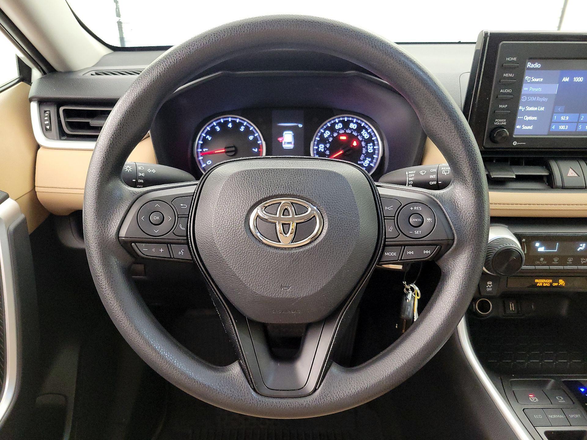 Thumbnail: 2021 Toyota RAV4 - 10