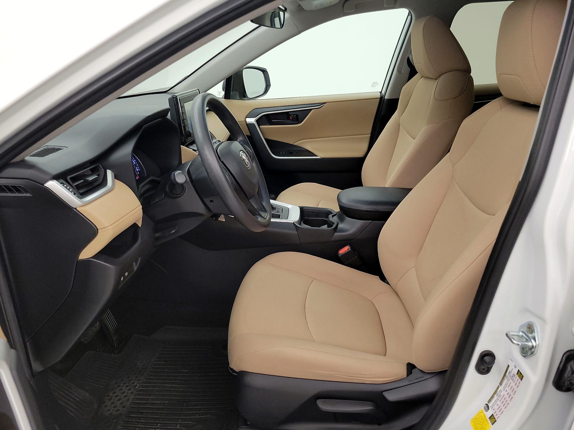 Thumbnail: 2021 Toyota RAV4 - 11