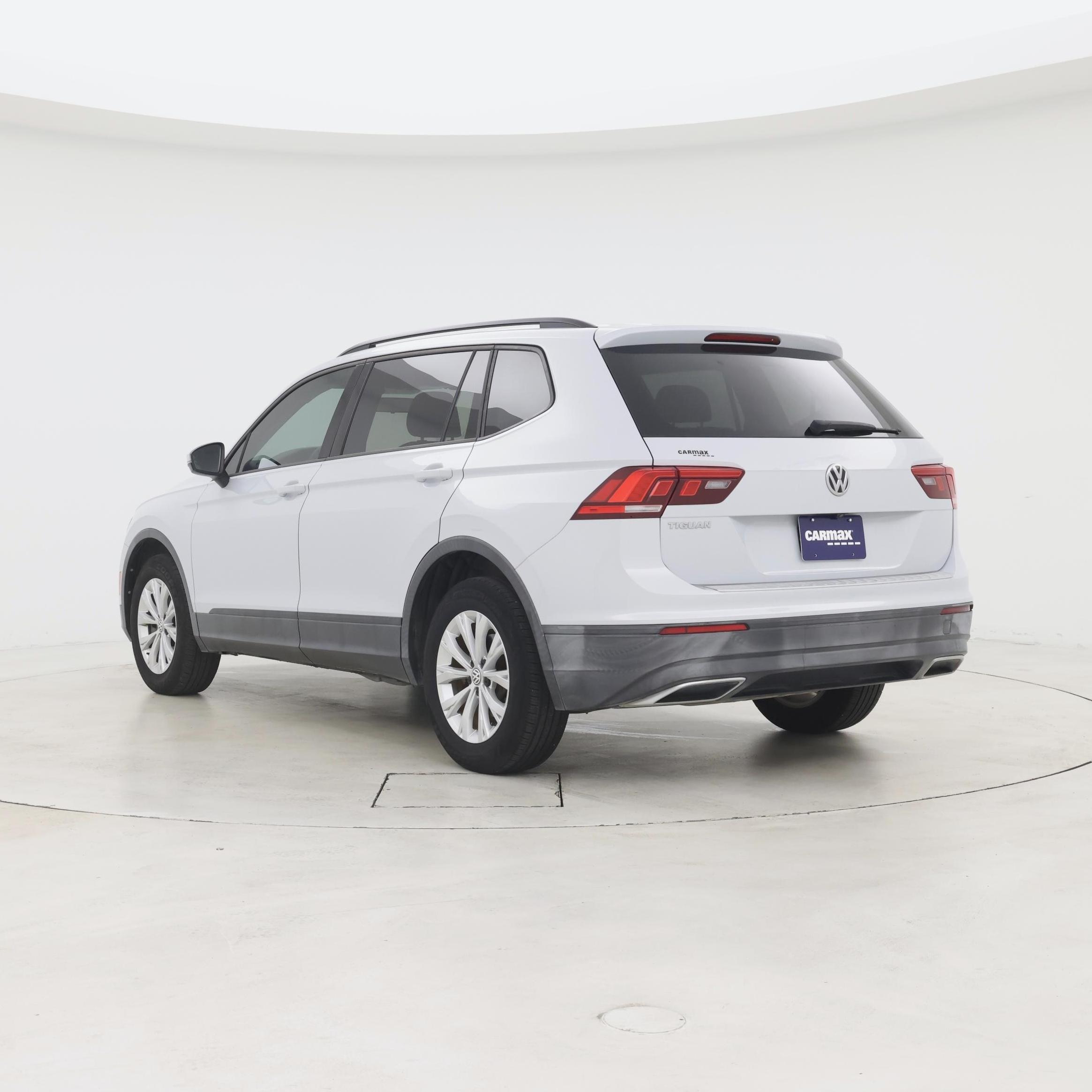 Thumbnail: 2019 Volkswagen Tiguan - 2