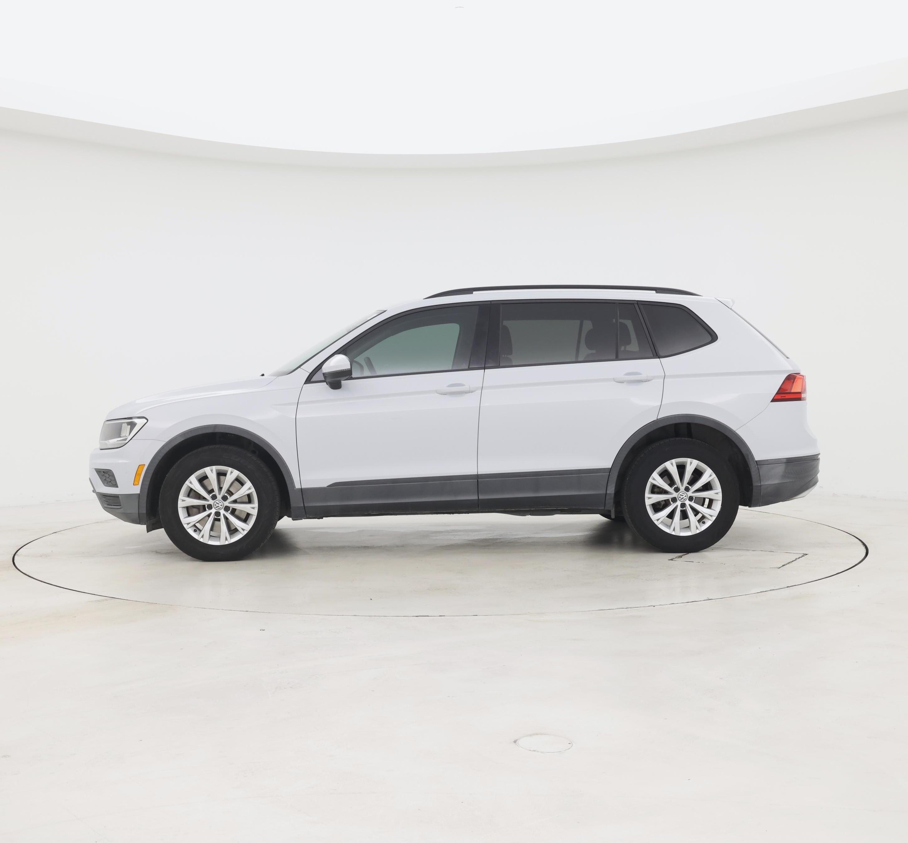 Thumbnail: 2019 Volkswagen Tiguan - 3