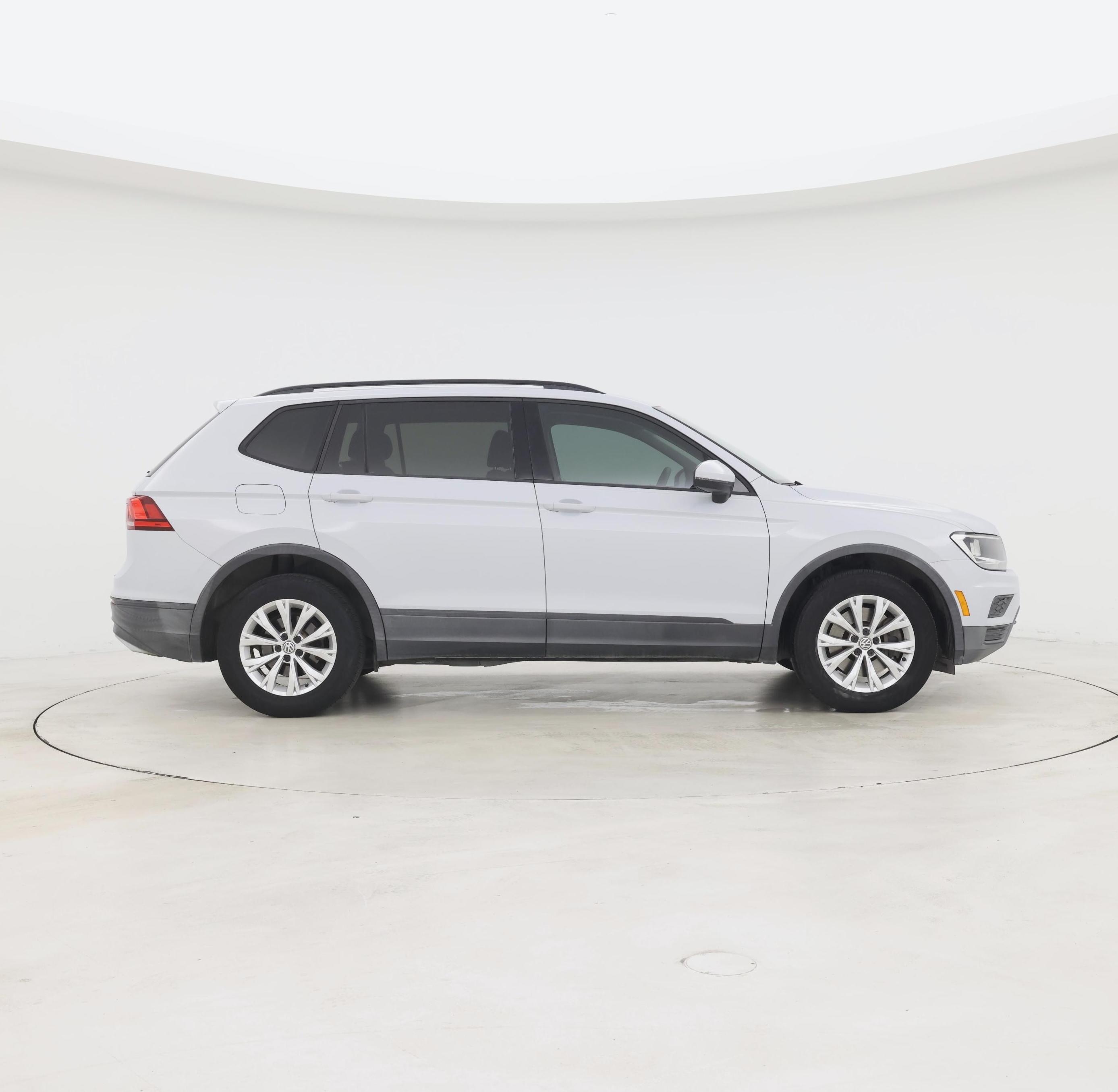 Thumbnail: 2019 Volkswagen Tiguan - 7