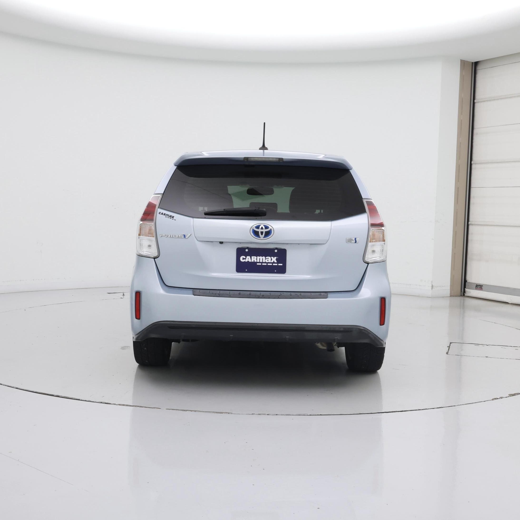 Thumbnail: 2015 Toyota Prius v - 6