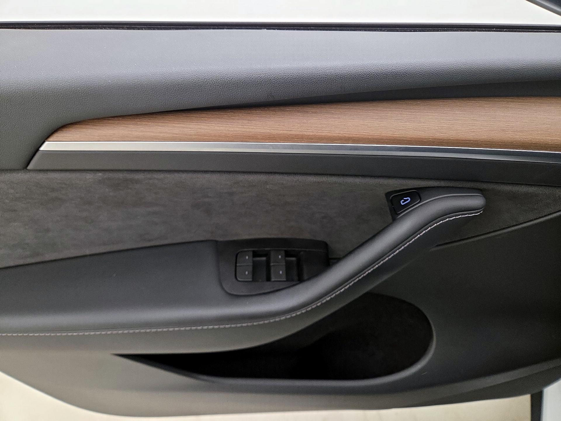 Thumbnail: 2022 Tesla Model Y - 12