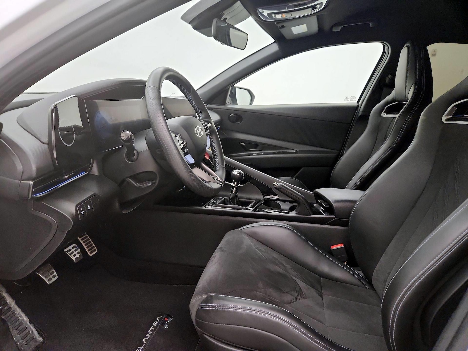2025 Hyundai Elantra N - Photo 12