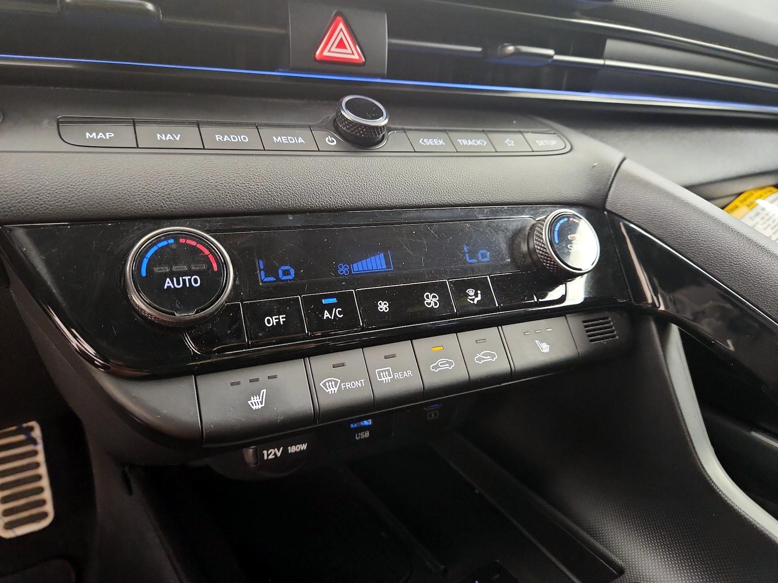 2025 Hyundai Elantra N - Photo 17
