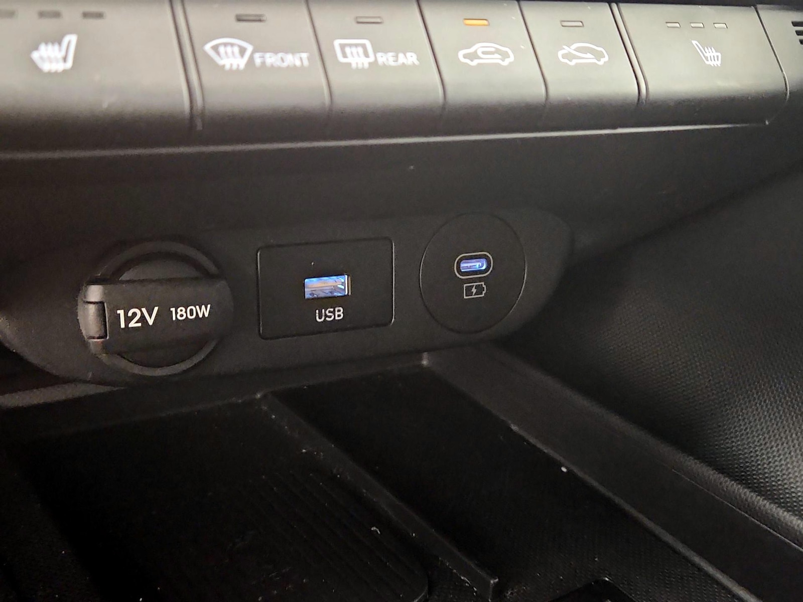 2025 Hyundai Elantra N - Photo 19