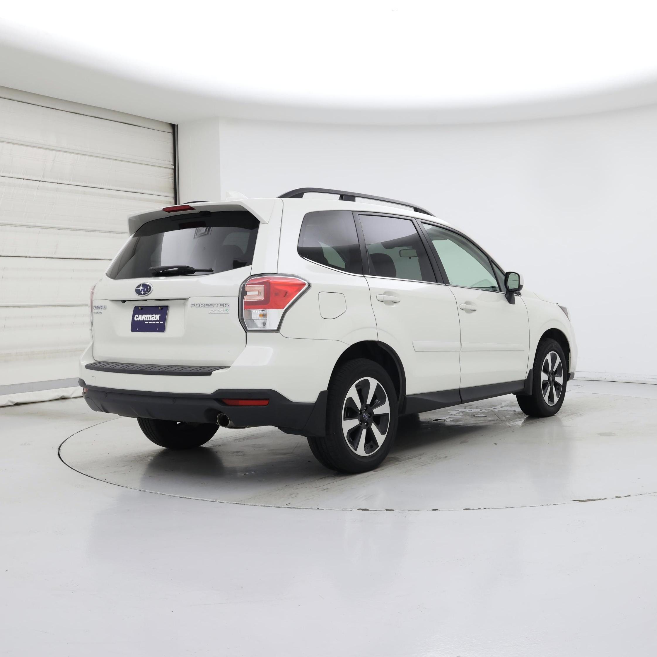 Thumbnail: 2017 Subaru Forester - 8