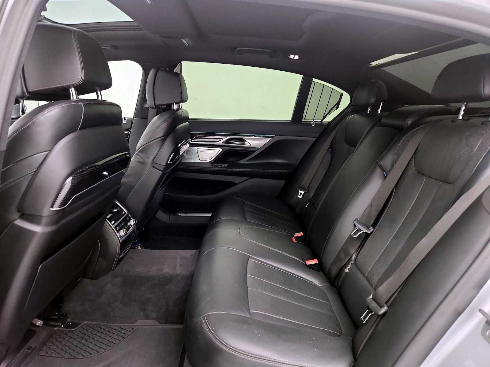 2020 BMW 7 Series 740i - Photo 22