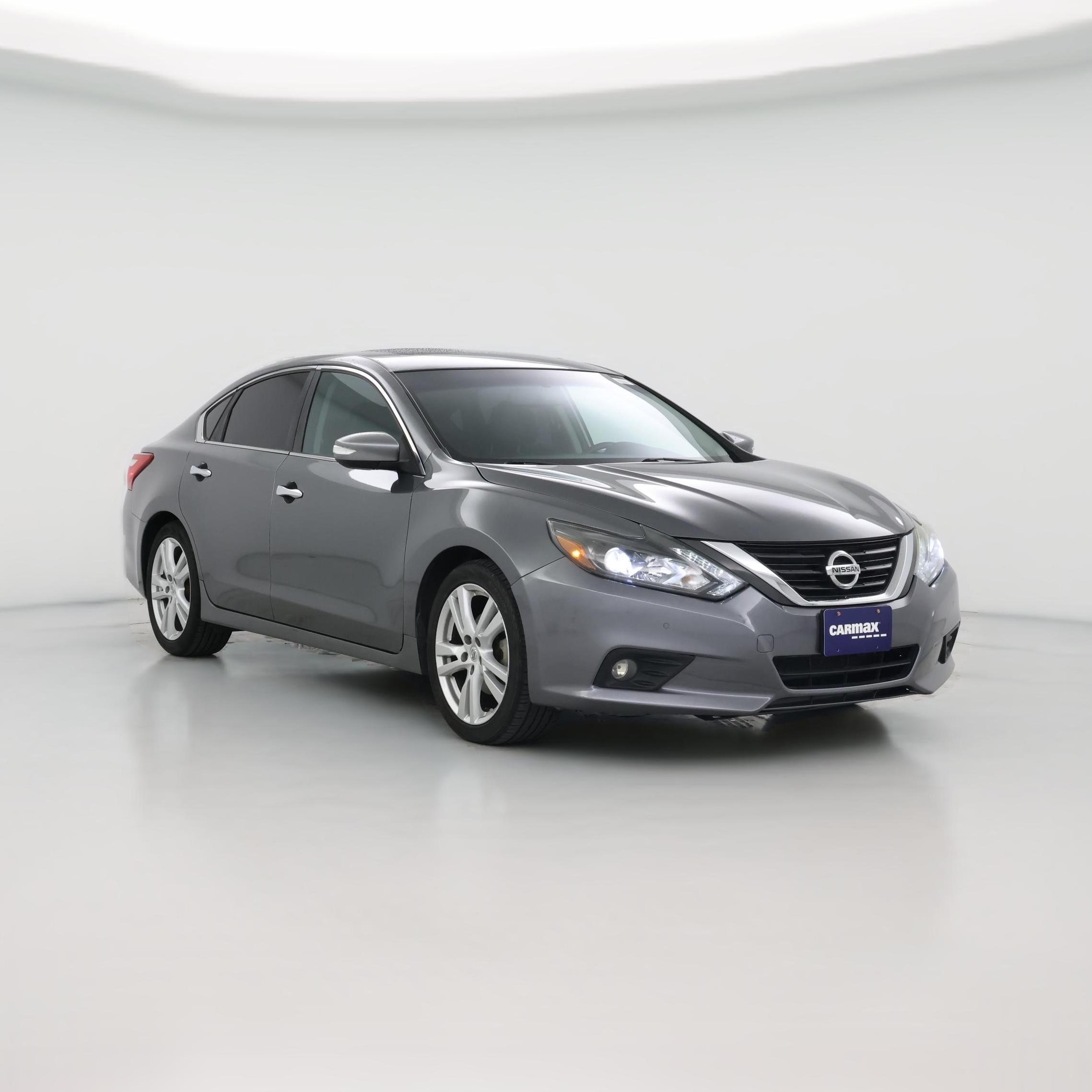 Thumbnail: 2017 Nissan Altima - 1