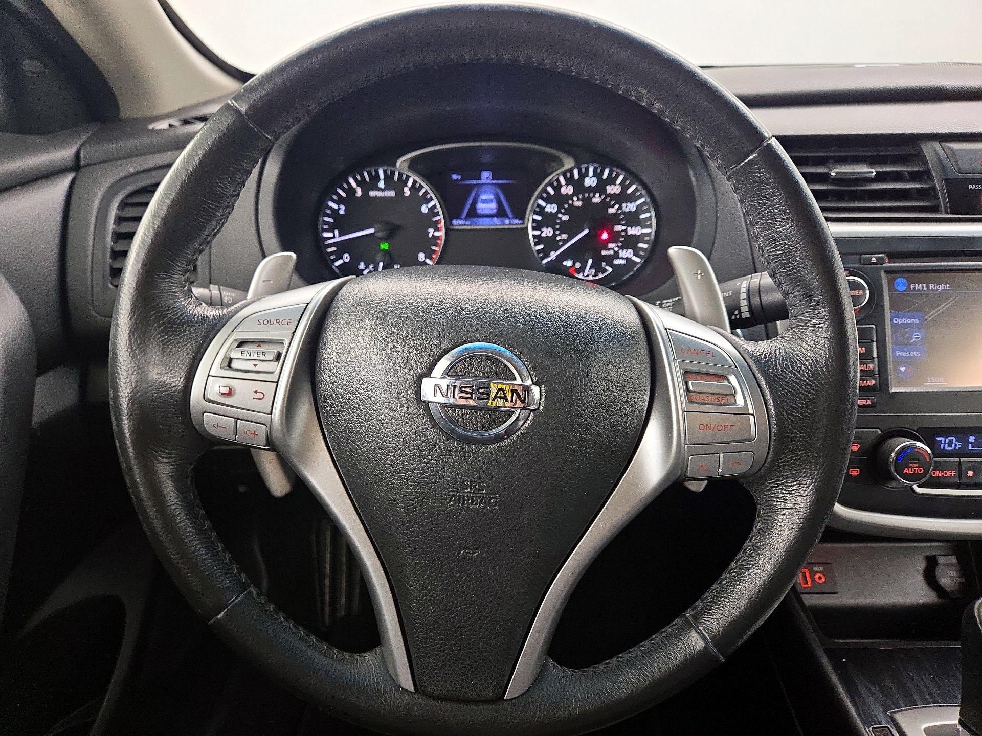 Thumbnail: 2017 Nissan Altima - 10