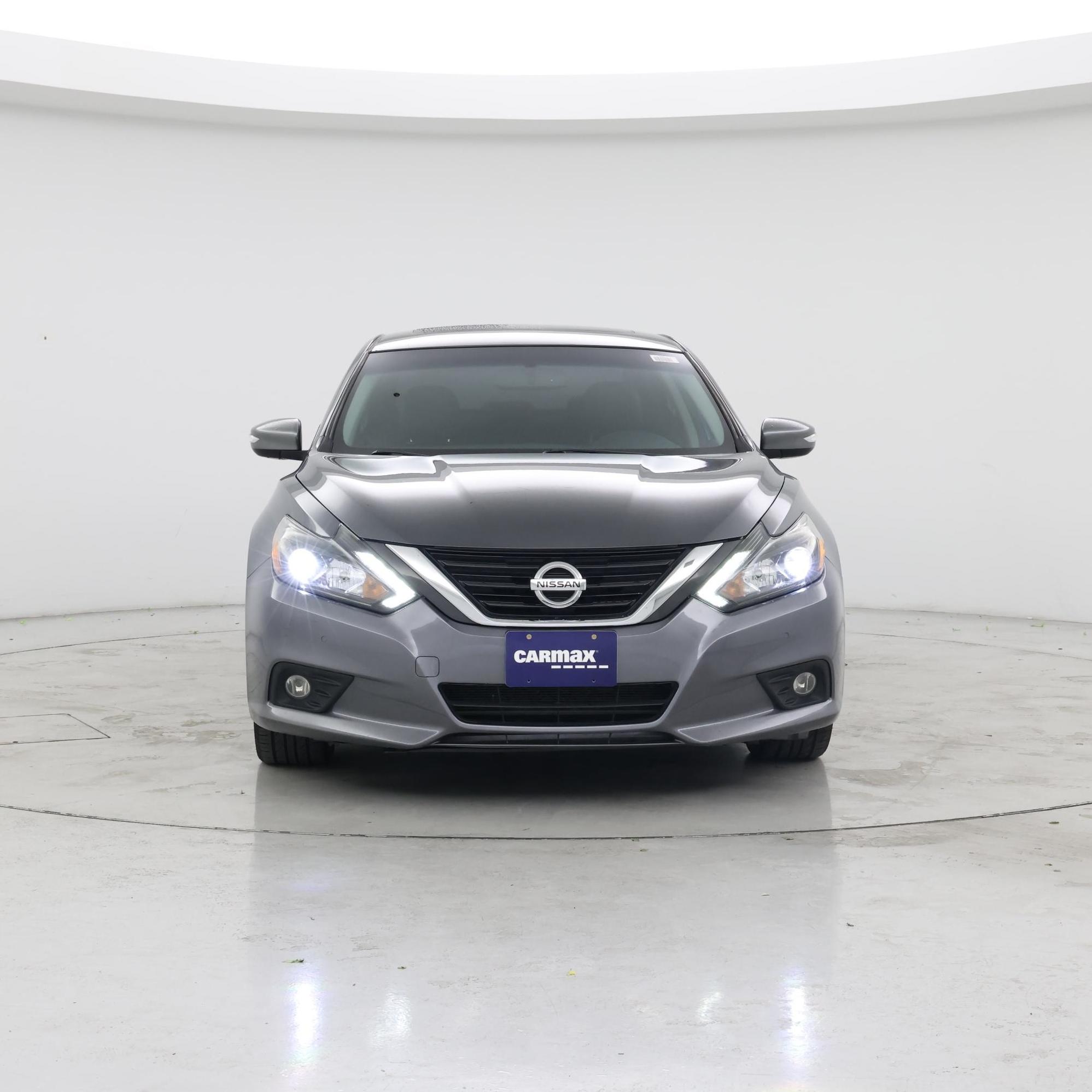 Thumbnail: 2017 Nissan Altima - 5