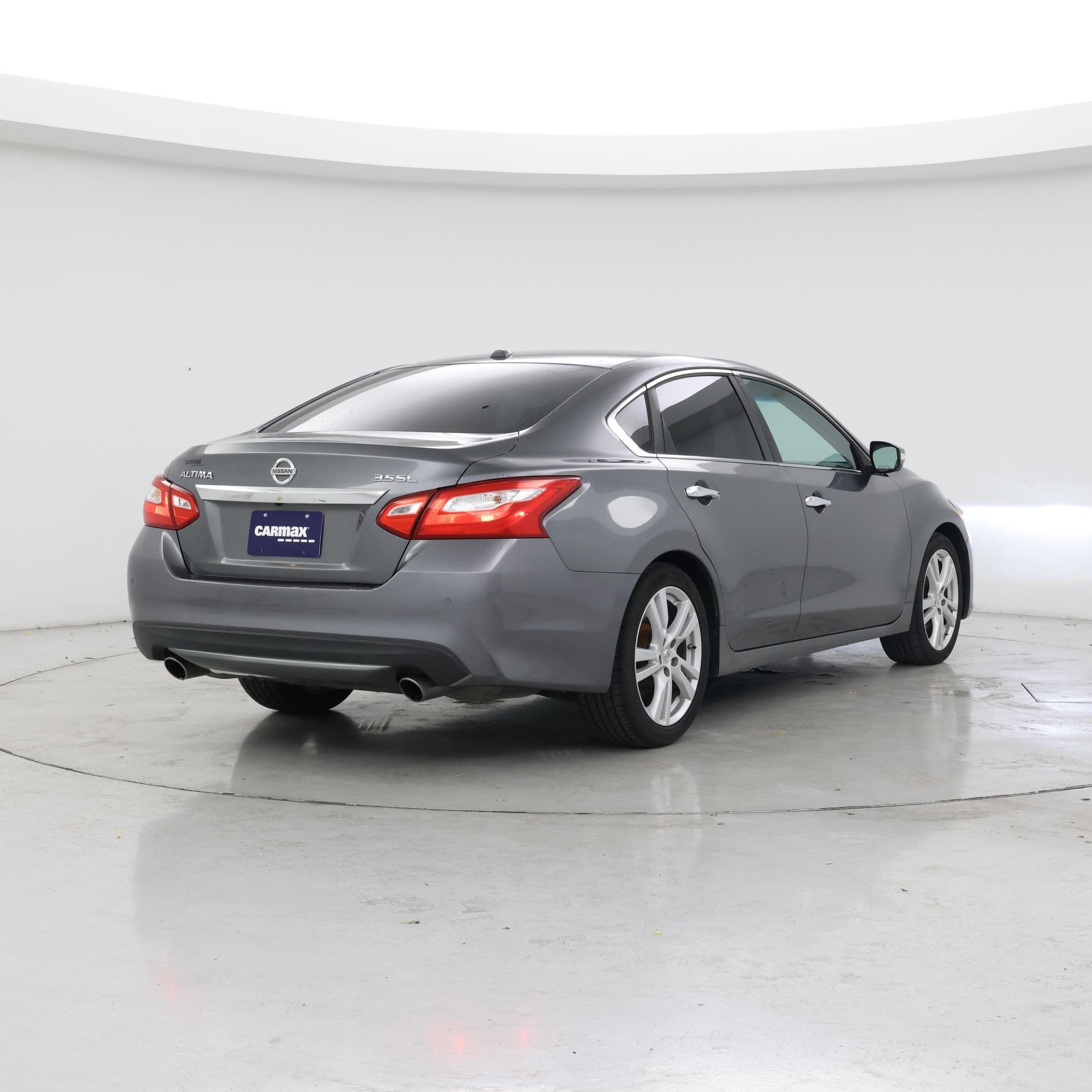 Thumbnail: 2017 Nissan Altima - 8