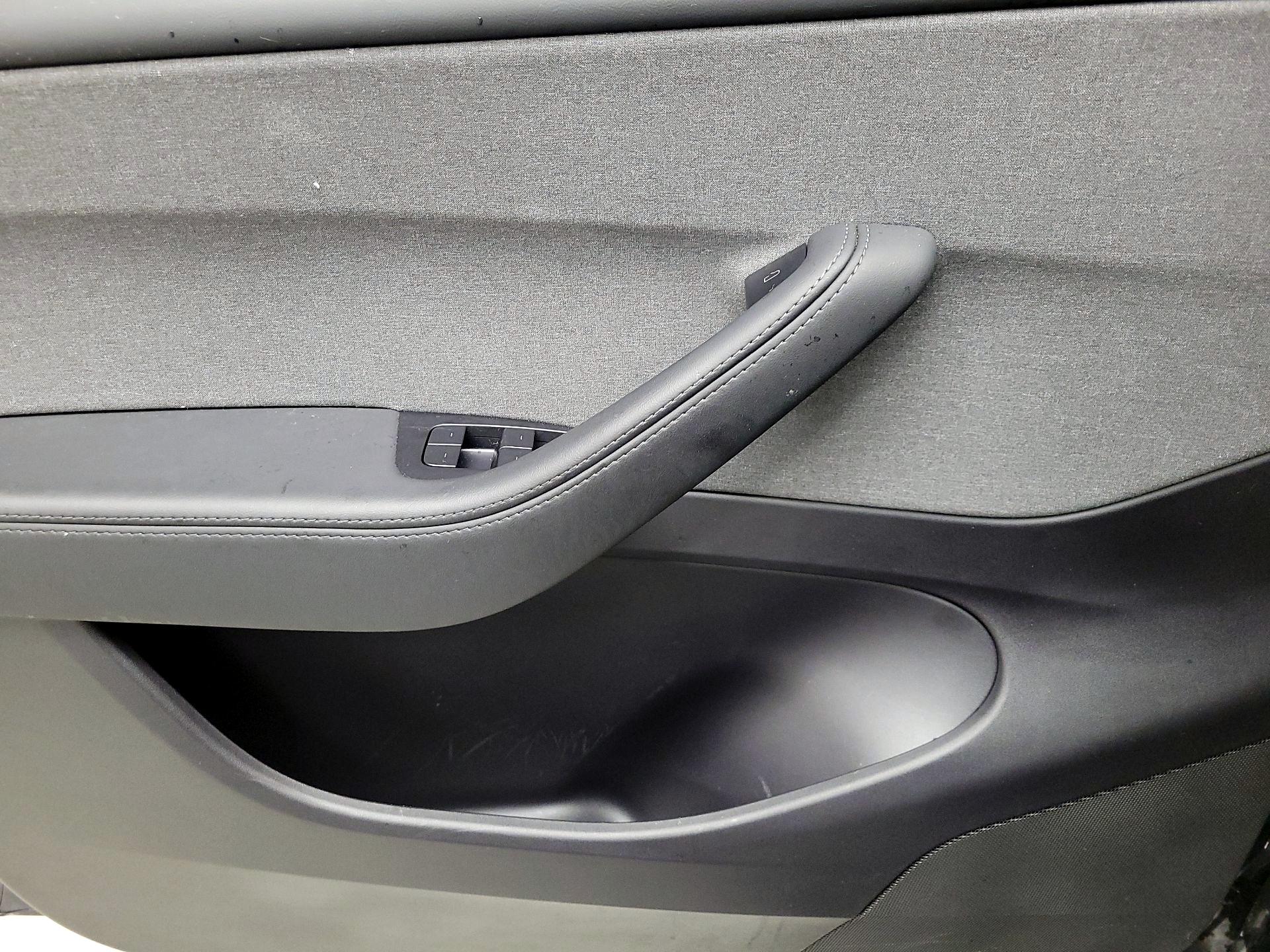 Thumbnail: 2026 Tesla Model Y - 12