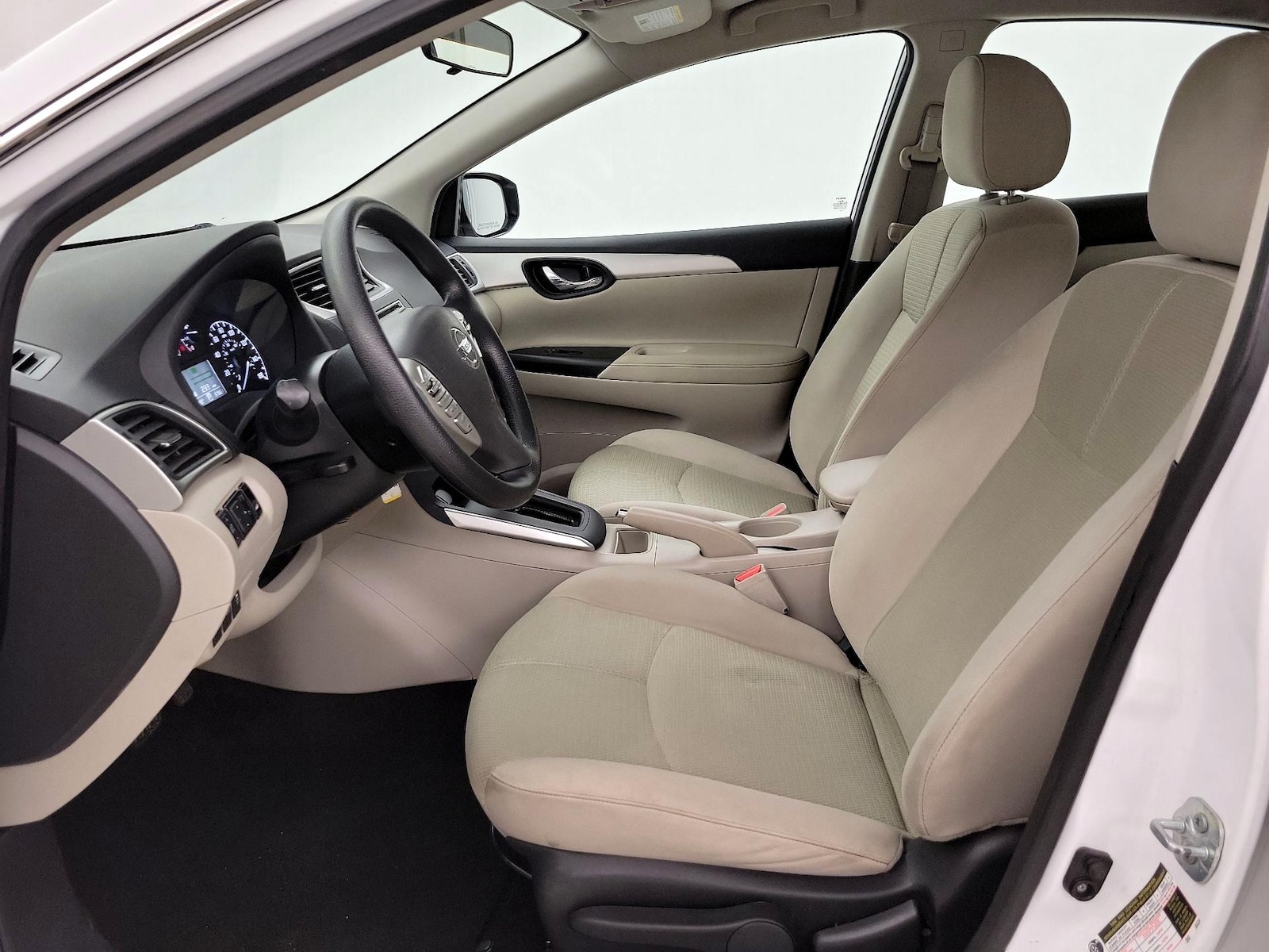2016 Nissan Sentra S - Photo 12