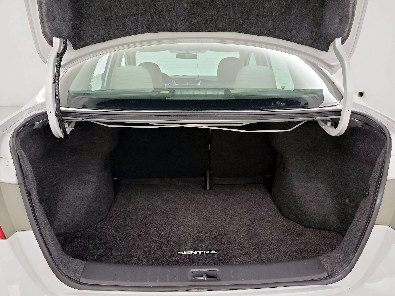 2016 Nissan Sentra S - Photo 20
